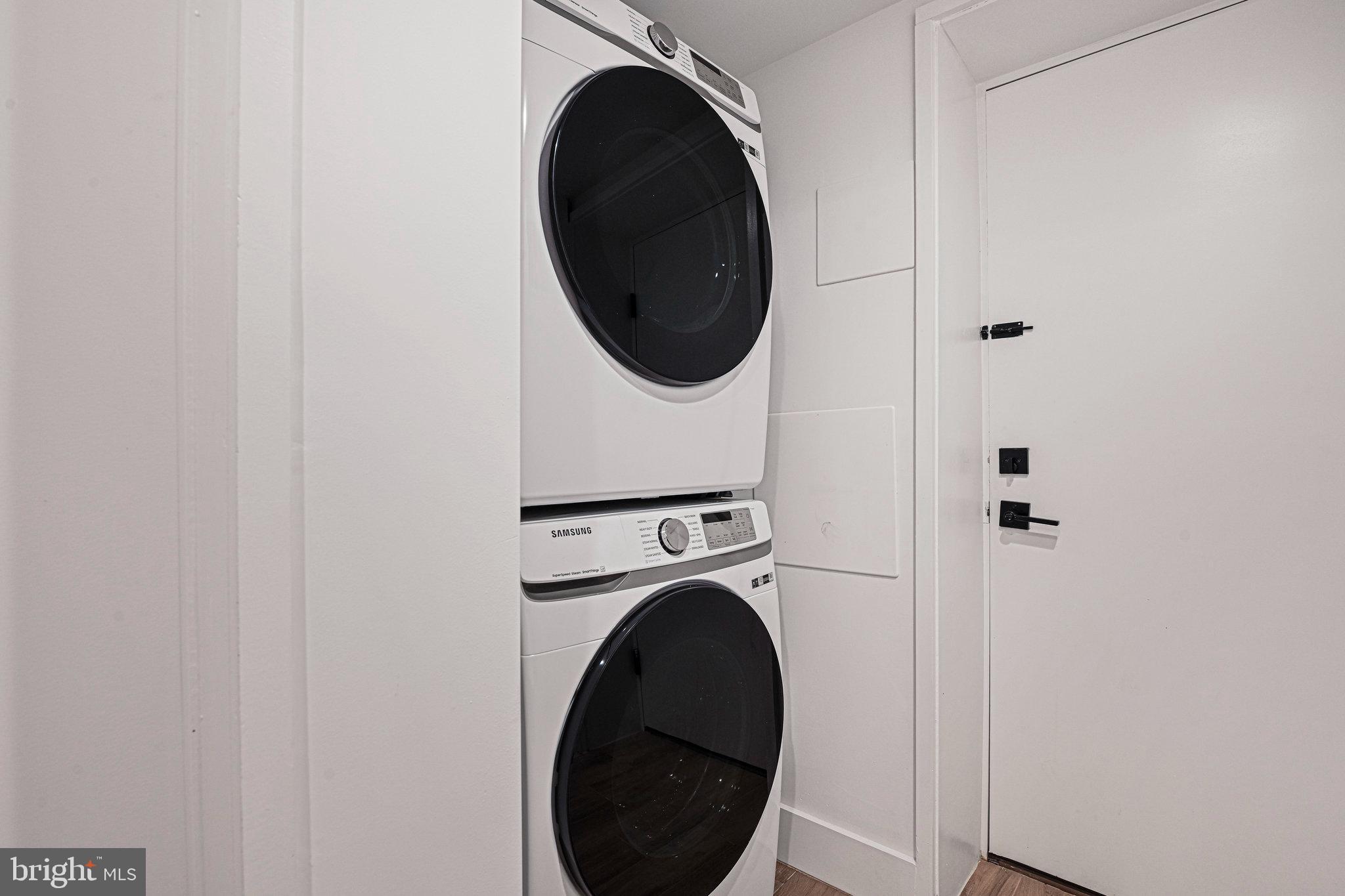 HAMPTONS OF MCLEAN - Residential