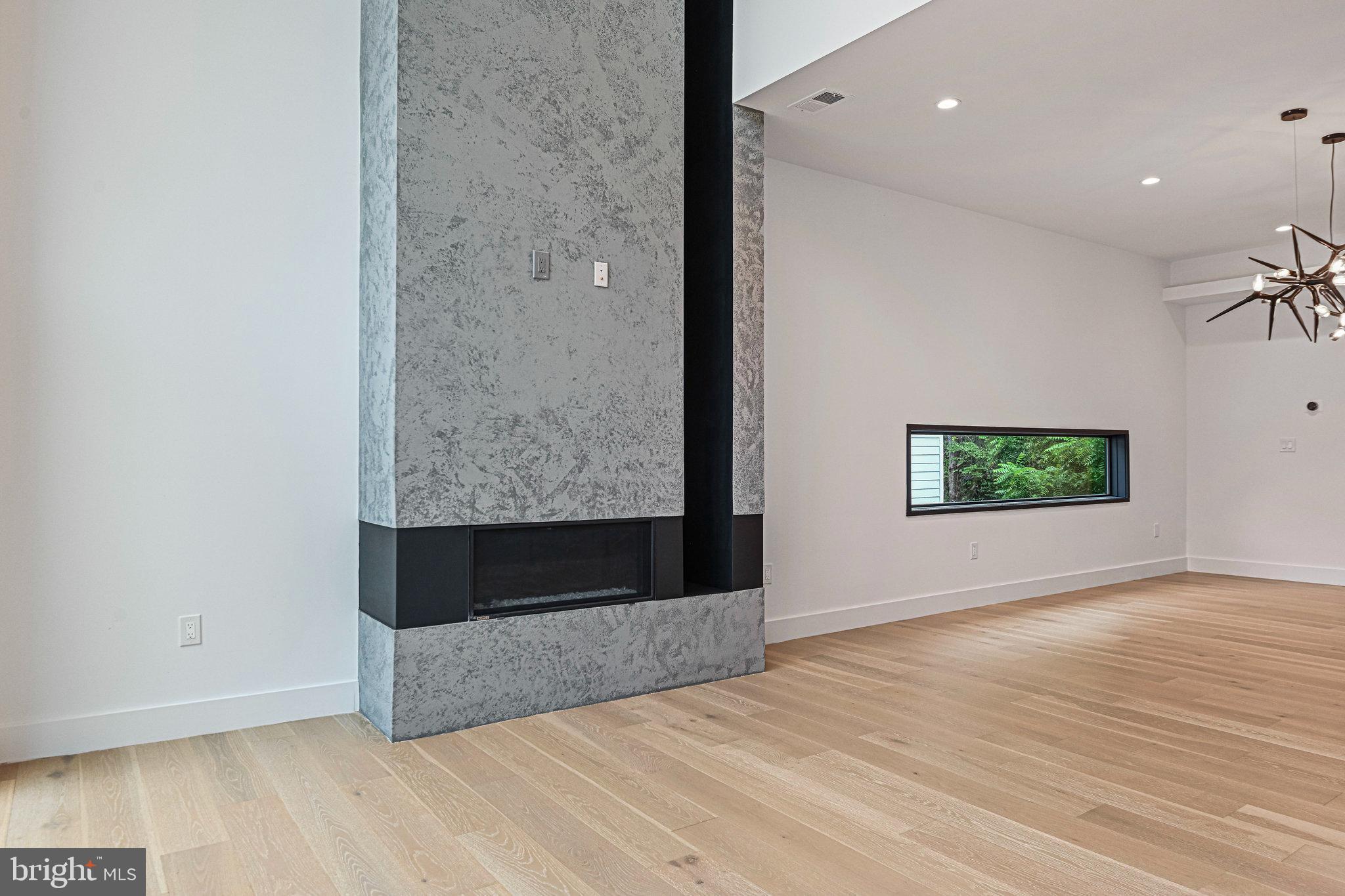 HAMPTONS OF MCLEAN - Residential