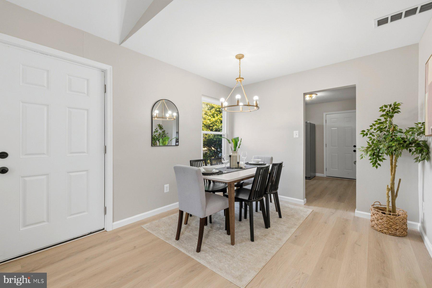 WOODBRIDGE VALLEY - Residential