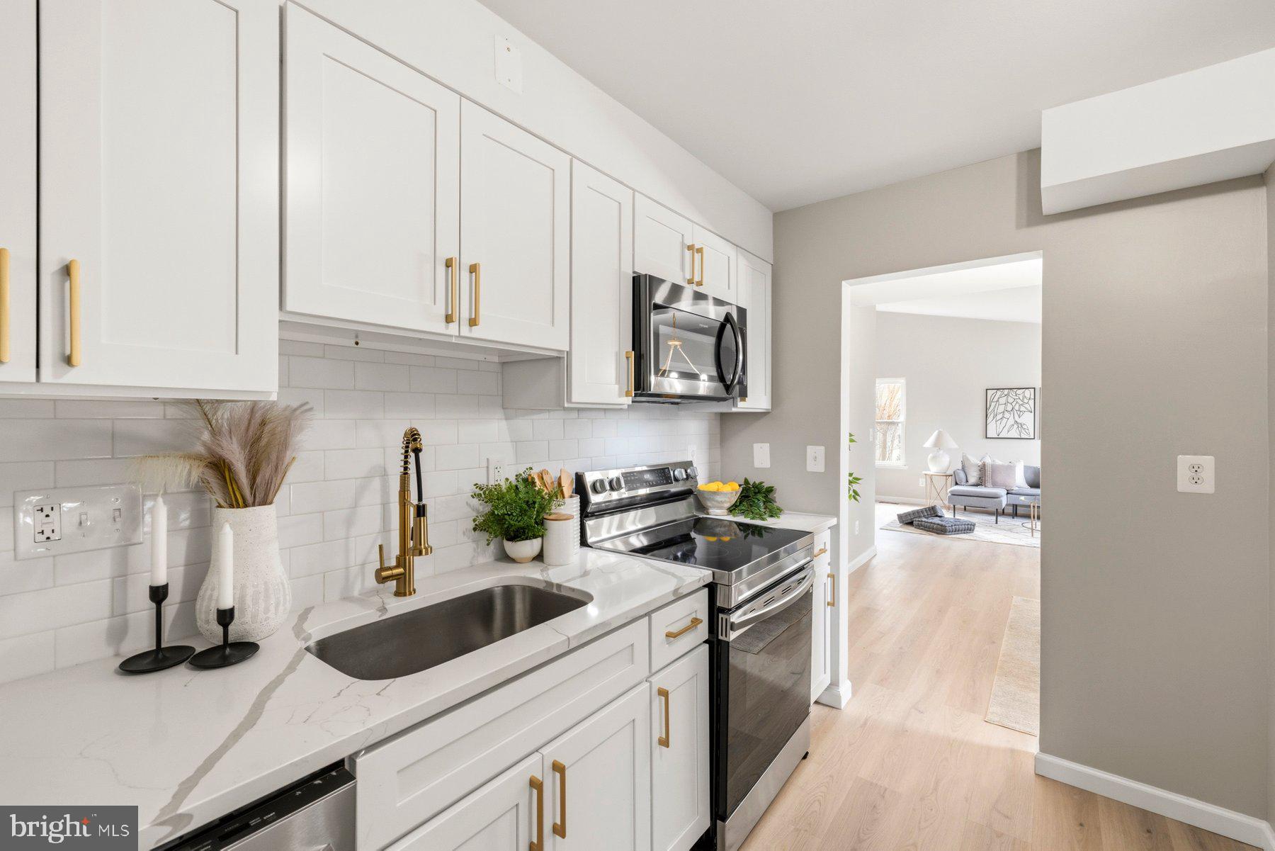 WOODBRIDGE VALLEY - Residential