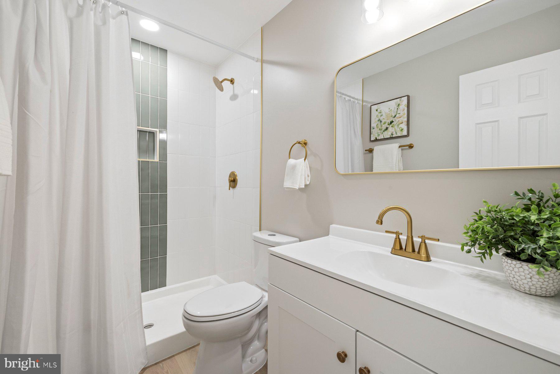 WOODBRIDGE VALLEY - Residential