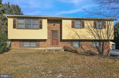 17 BIRDSFOOT DRIVE ROBESONIA PA 19551