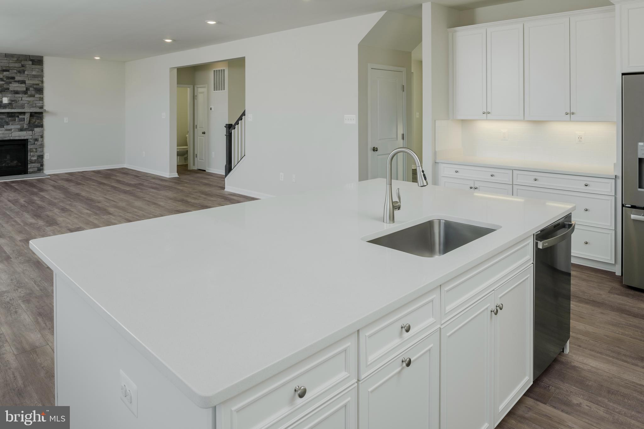 SENSENY VILLAGE - Residential