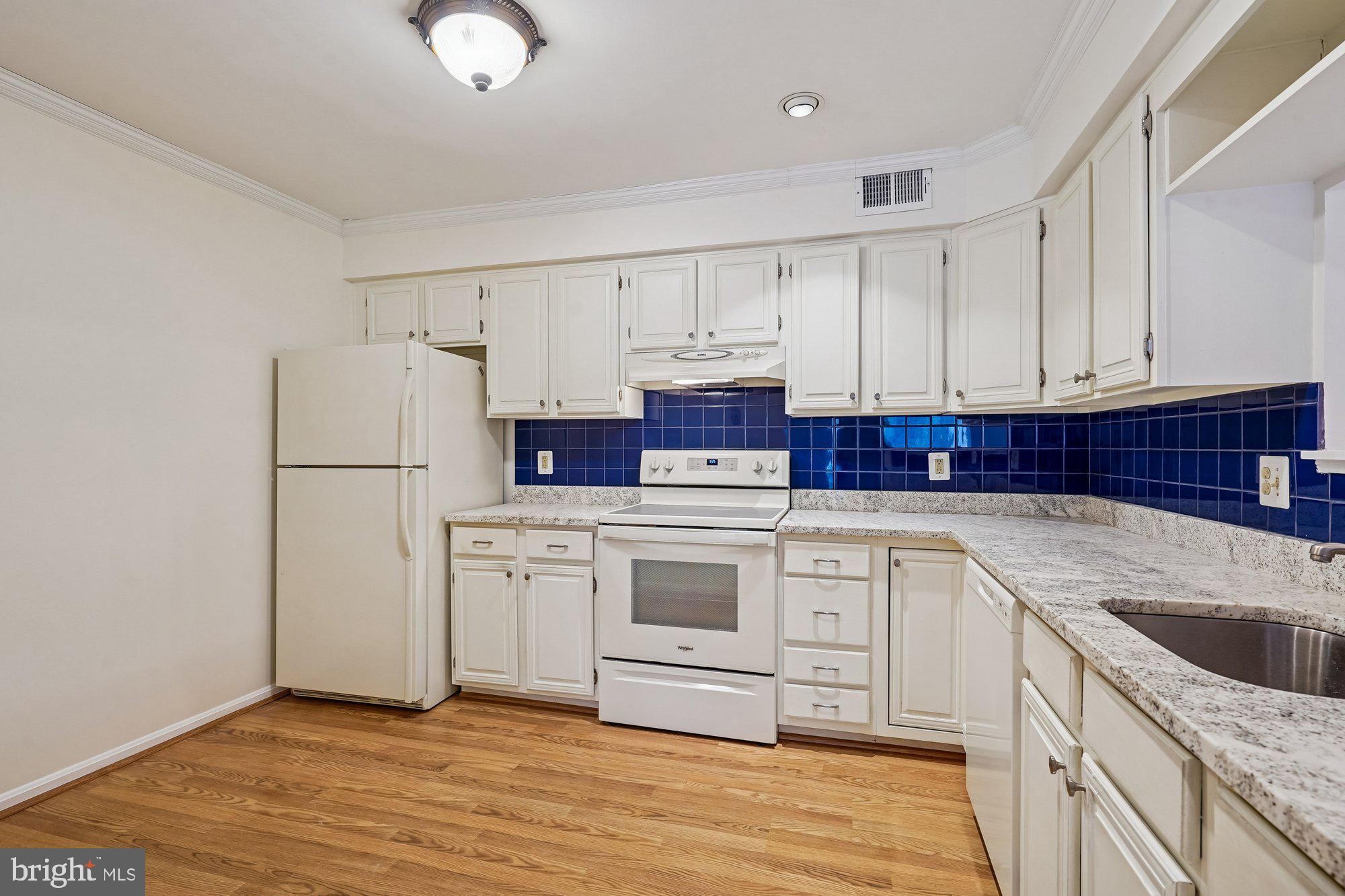 BRISTOL HOUSE - Residential