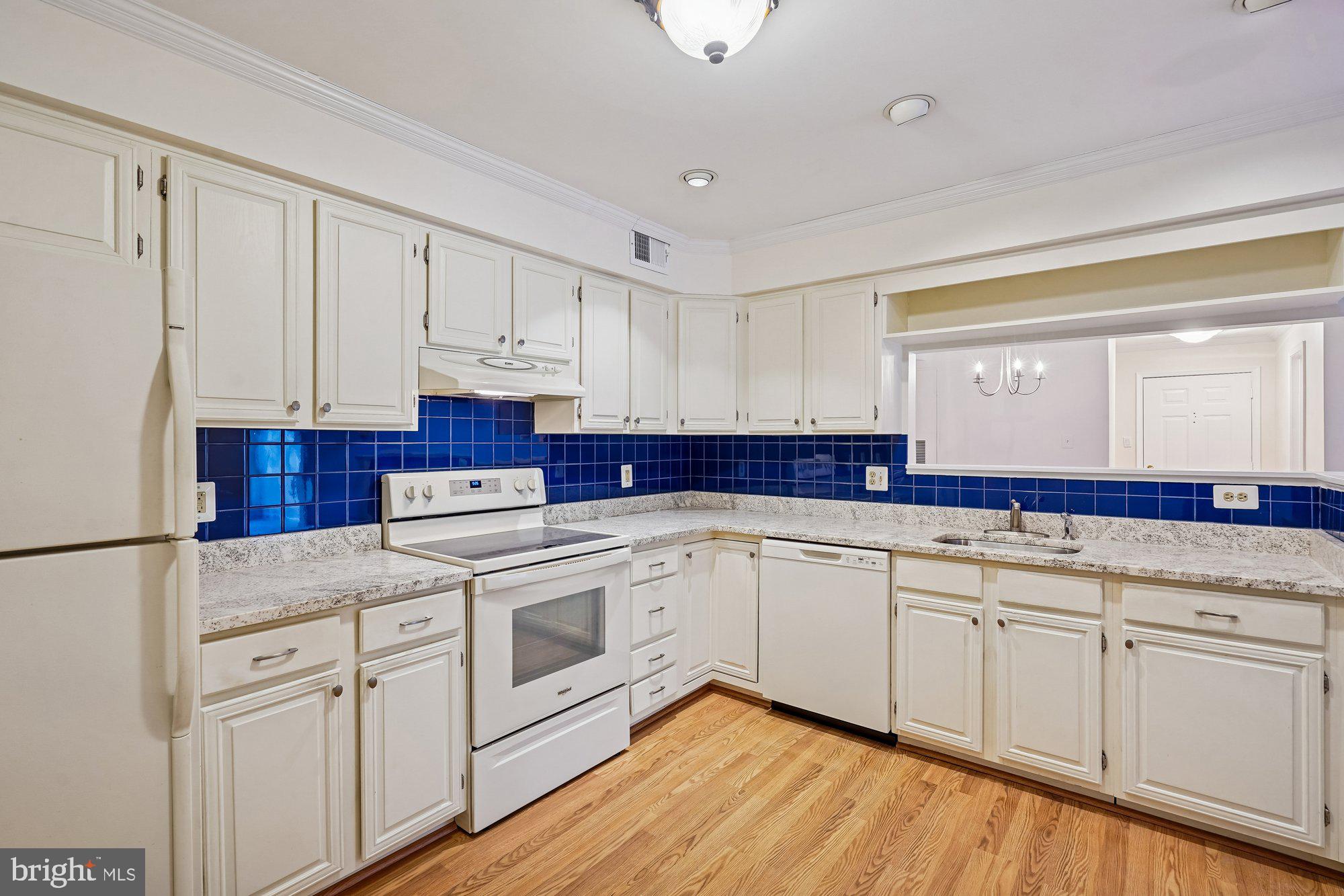 BRISTOL HOUSE - Residential