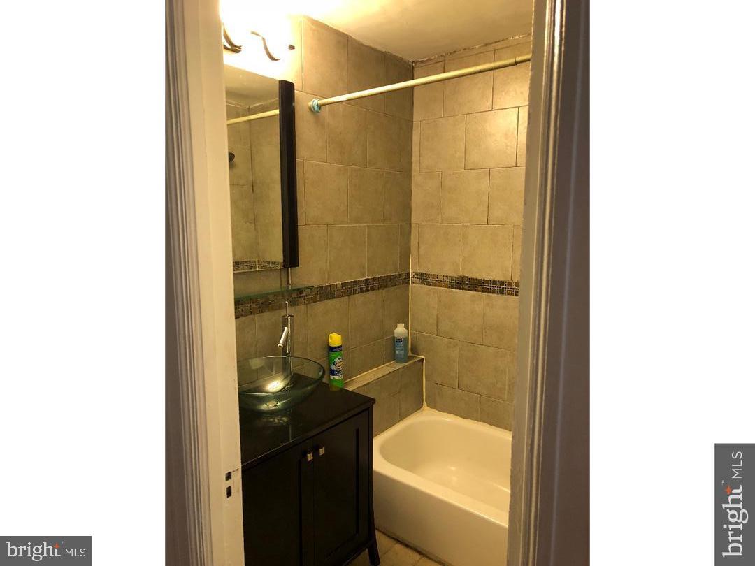 1324 LOCUST STREET 1228