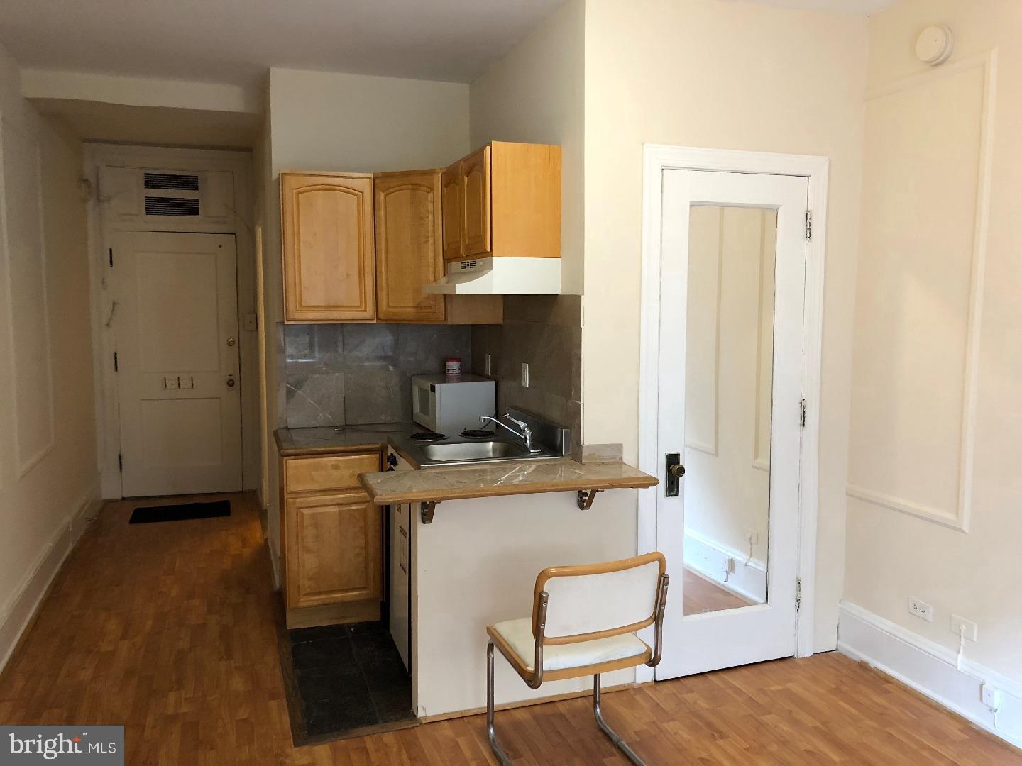 1324 LOCUST STREET 1228