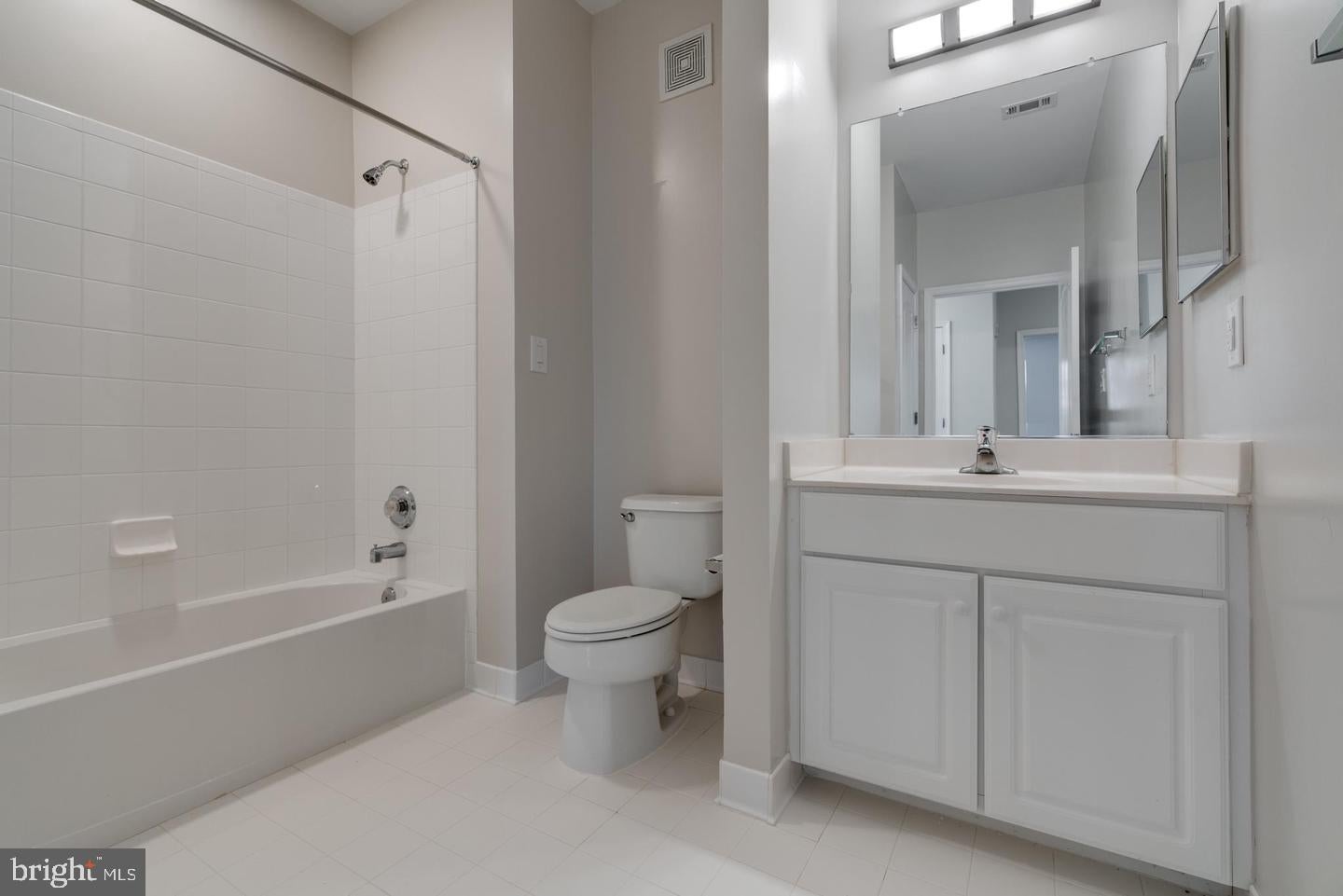 1601 LADUE COURT 101