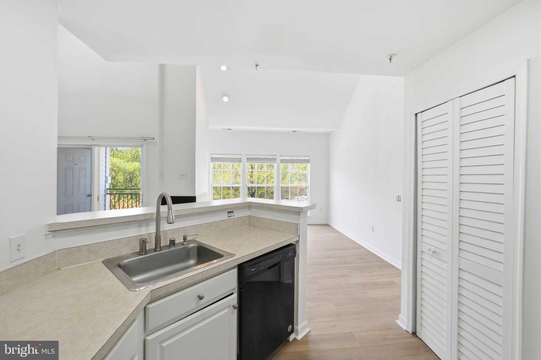 BOWIE TOWERS - Residential