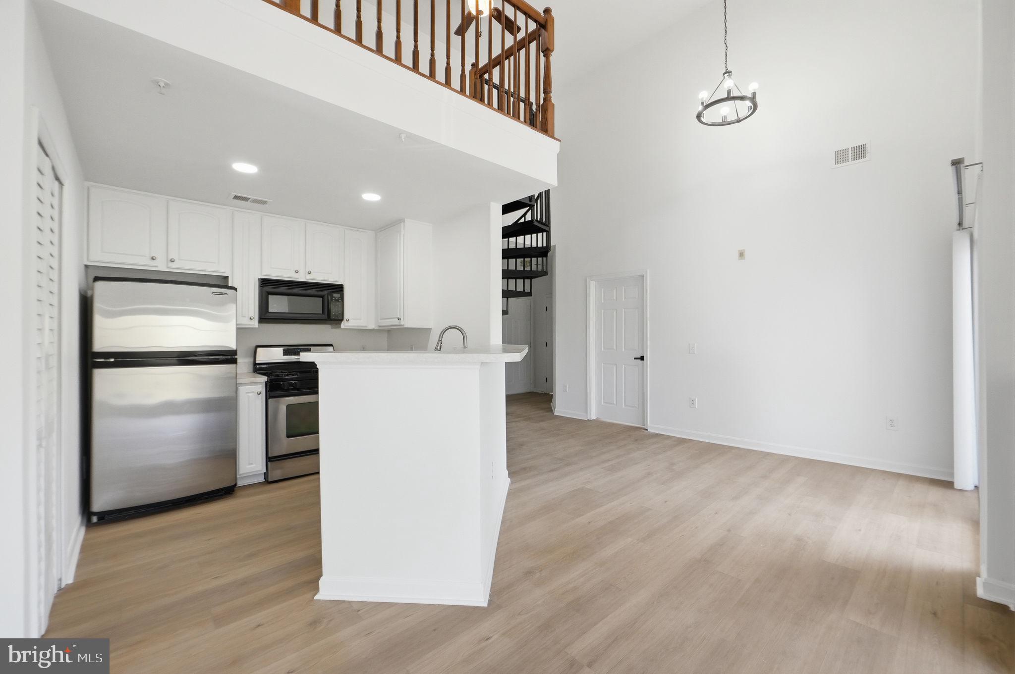 BOWIE TOWERS - Residential