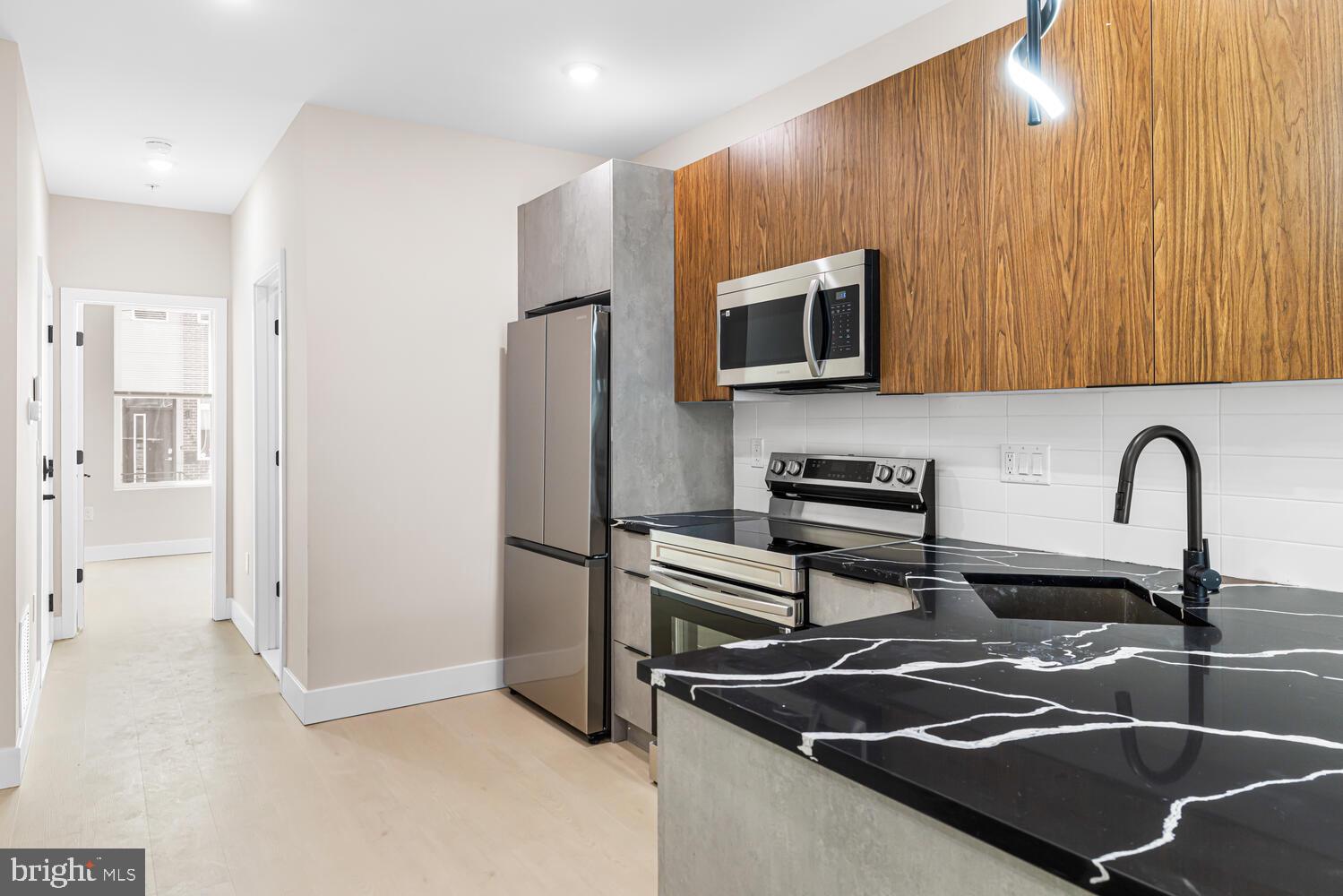 PORT RICHMOND - Residential Income