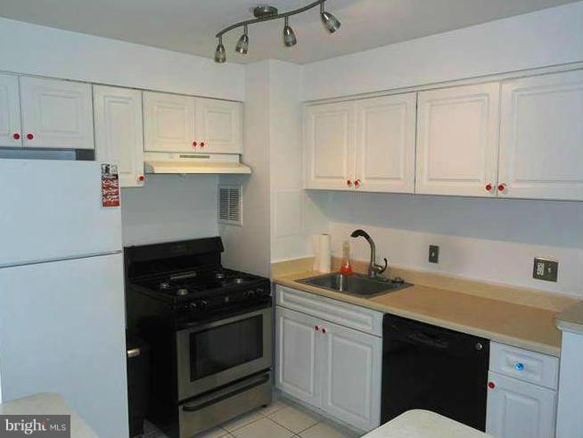 TWENTY-ONE - Residential Lease