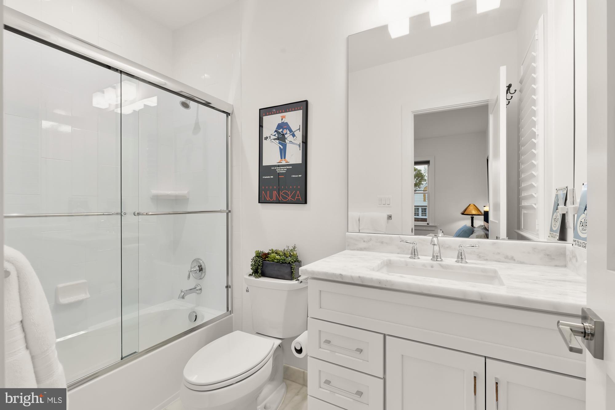 CHEVY CHASE - Residential