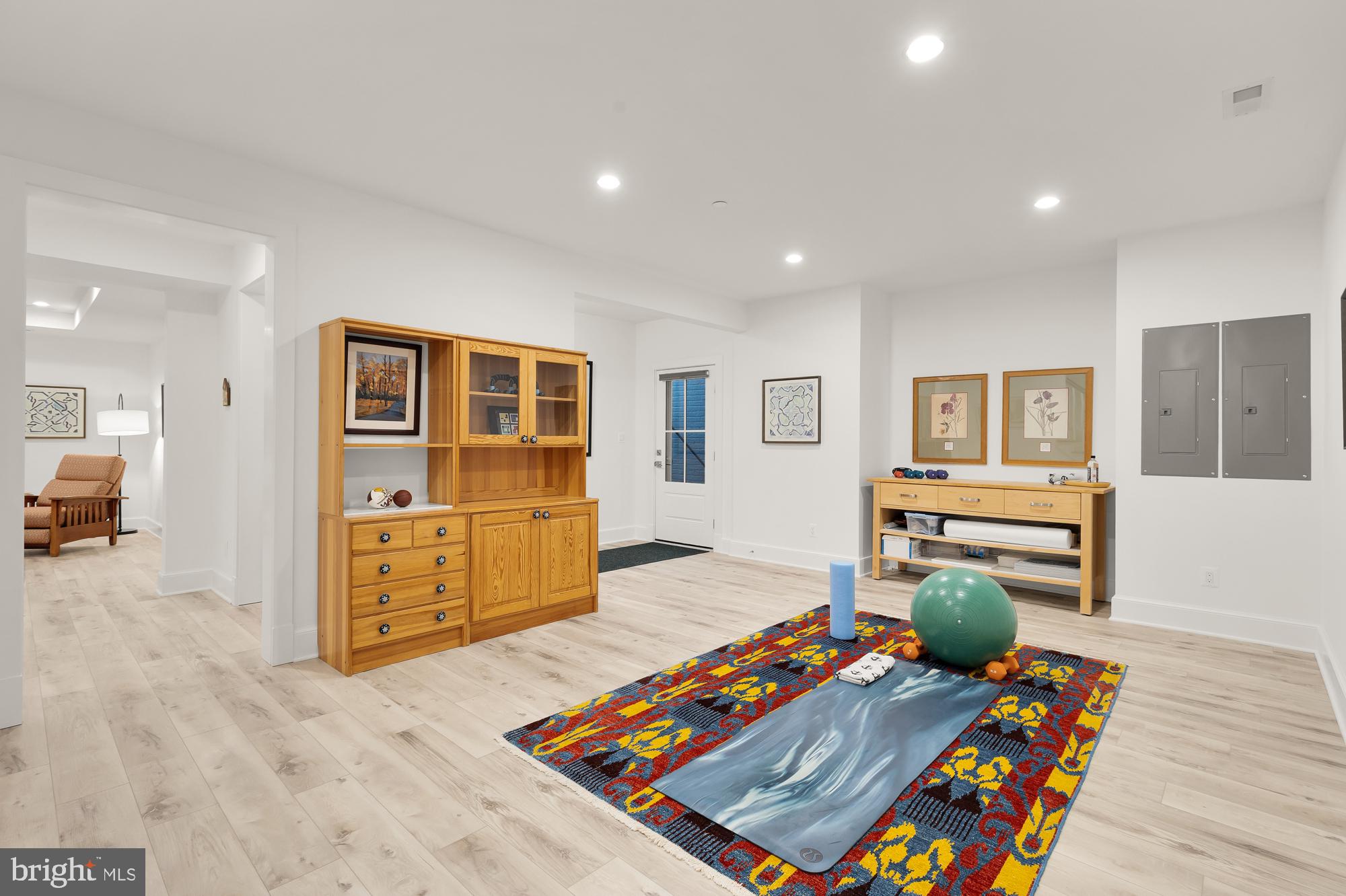 CHEVY CHASE - Residential