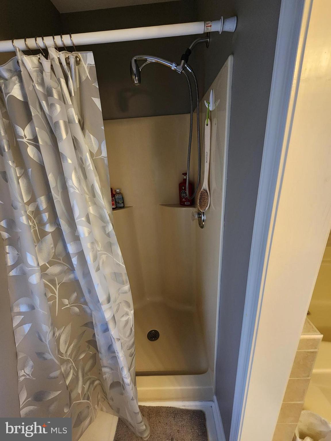 FORT HILL FARMS - Residential