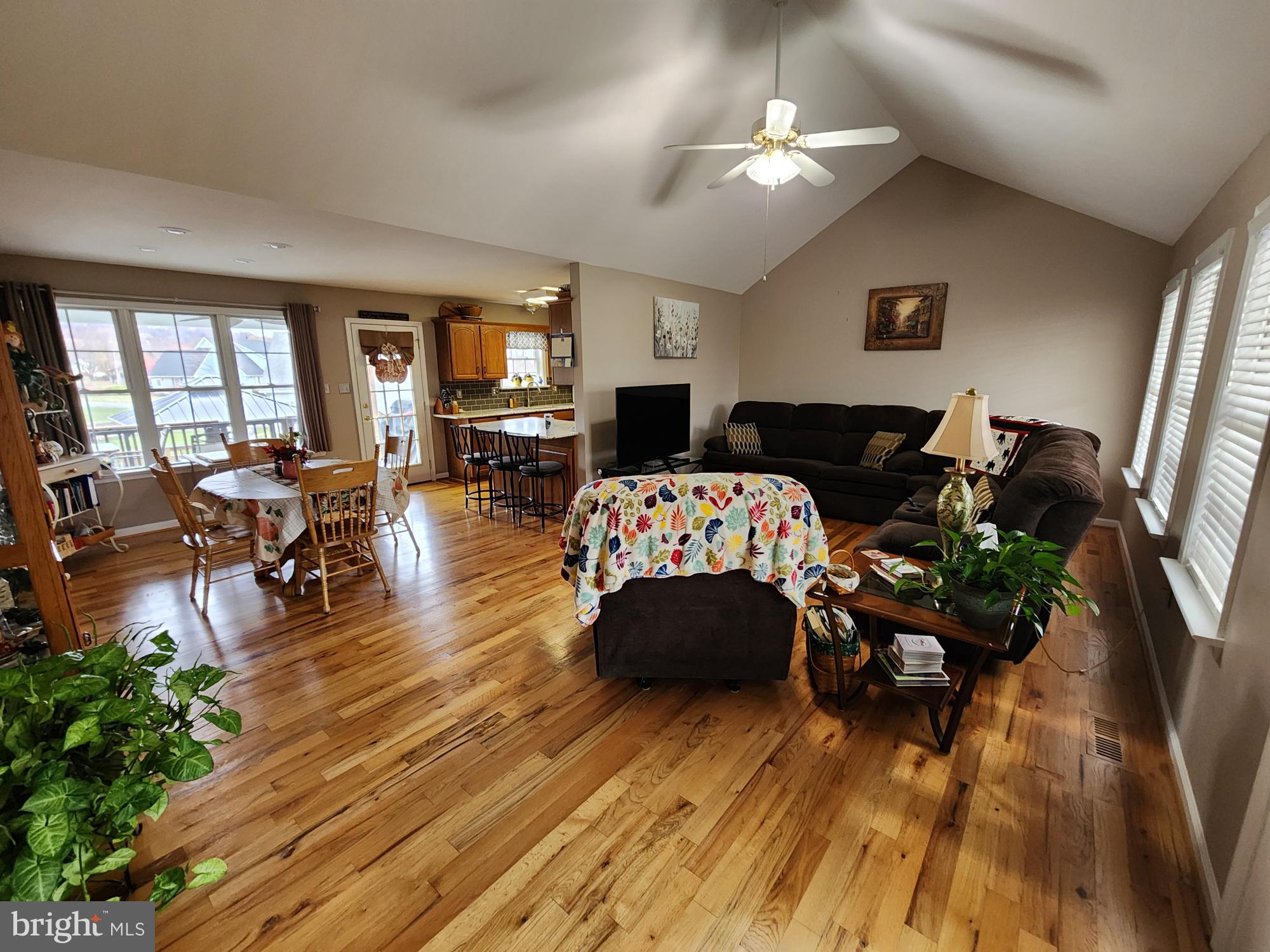 FORT HILL FARMS - Residential