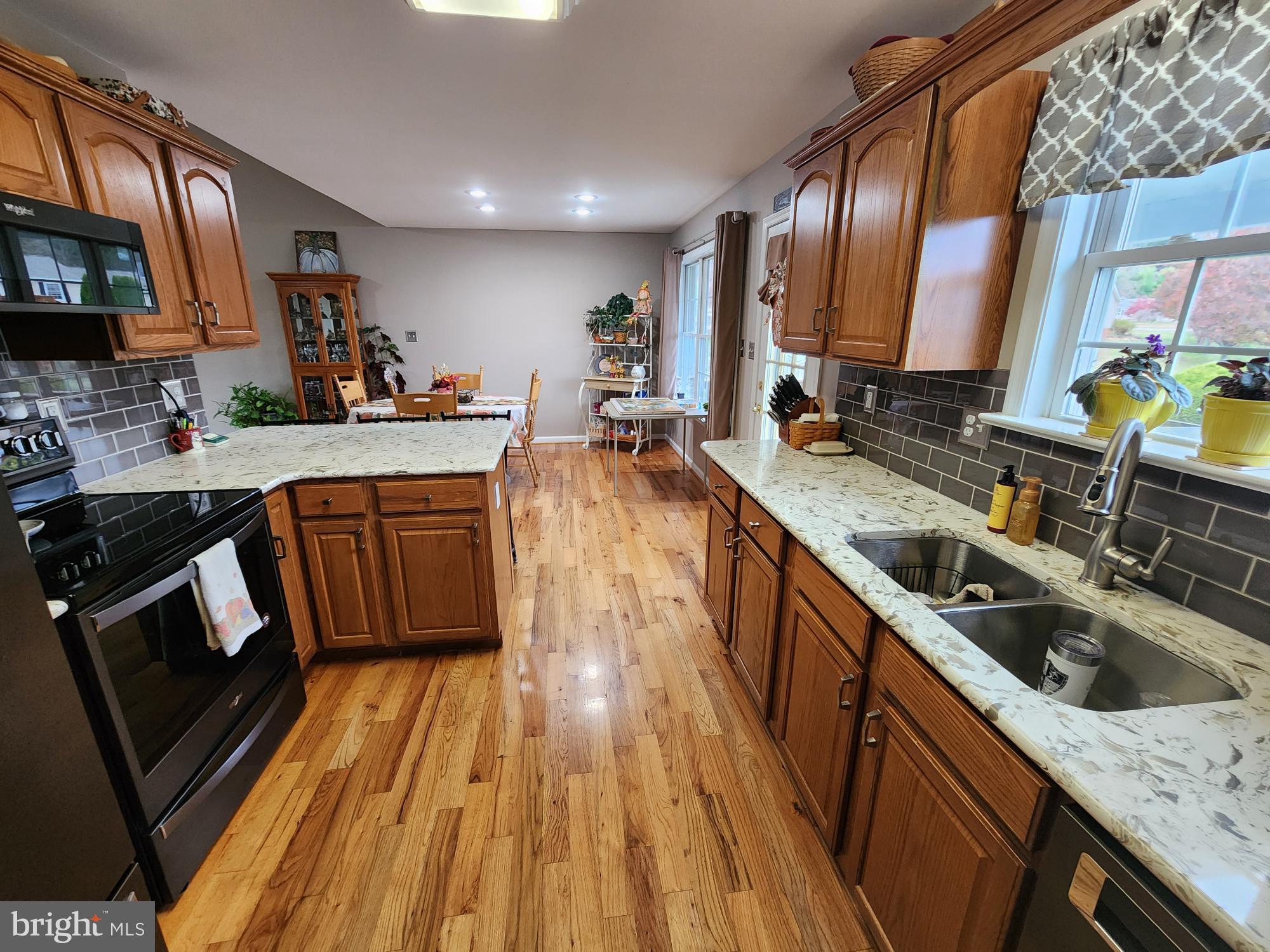 FORT HILL FARMS - Residential