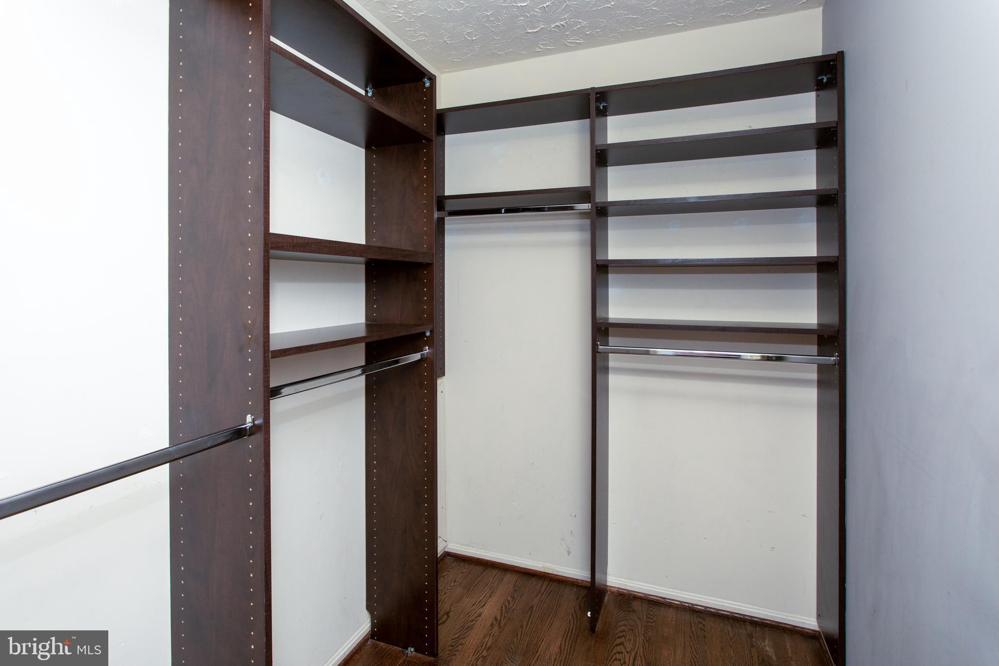 DORCHESTER - ST. CHARLES - Residential