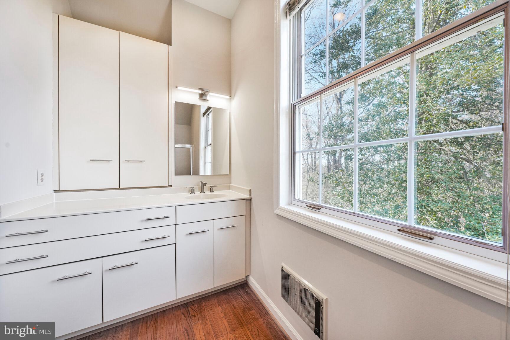 CANTERBURY WOODS - Residential