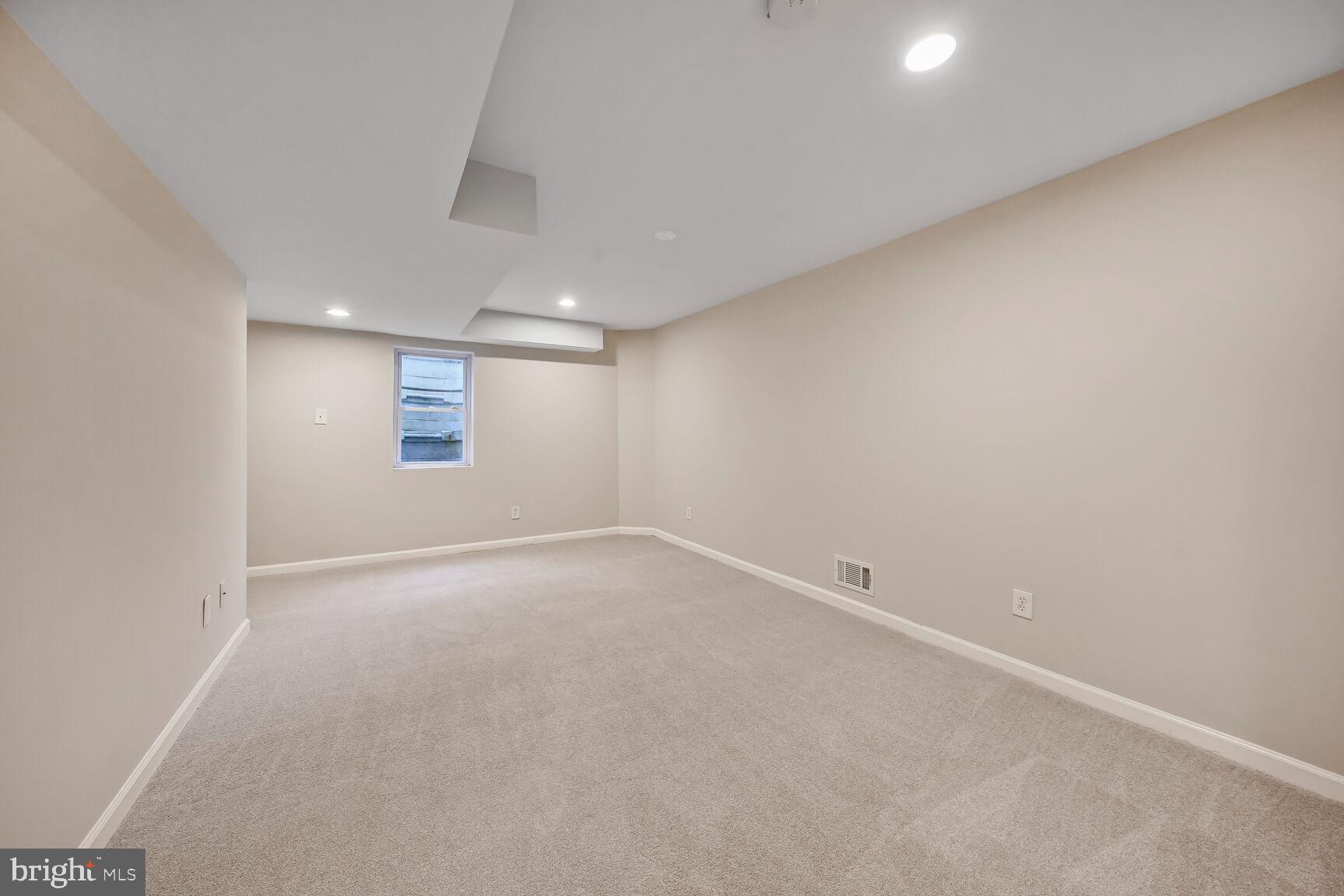 CANTERBURY WOODS - Residential