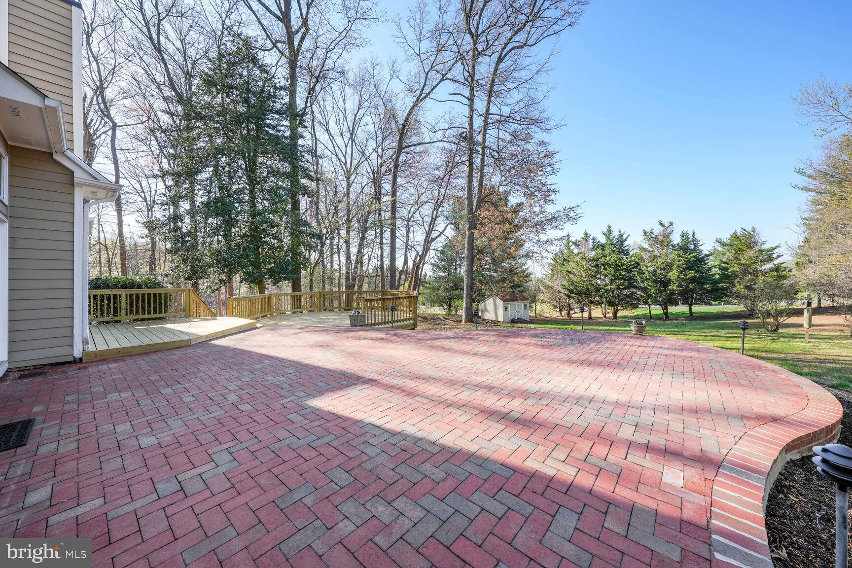 CANTERBURY WOODS - Residential