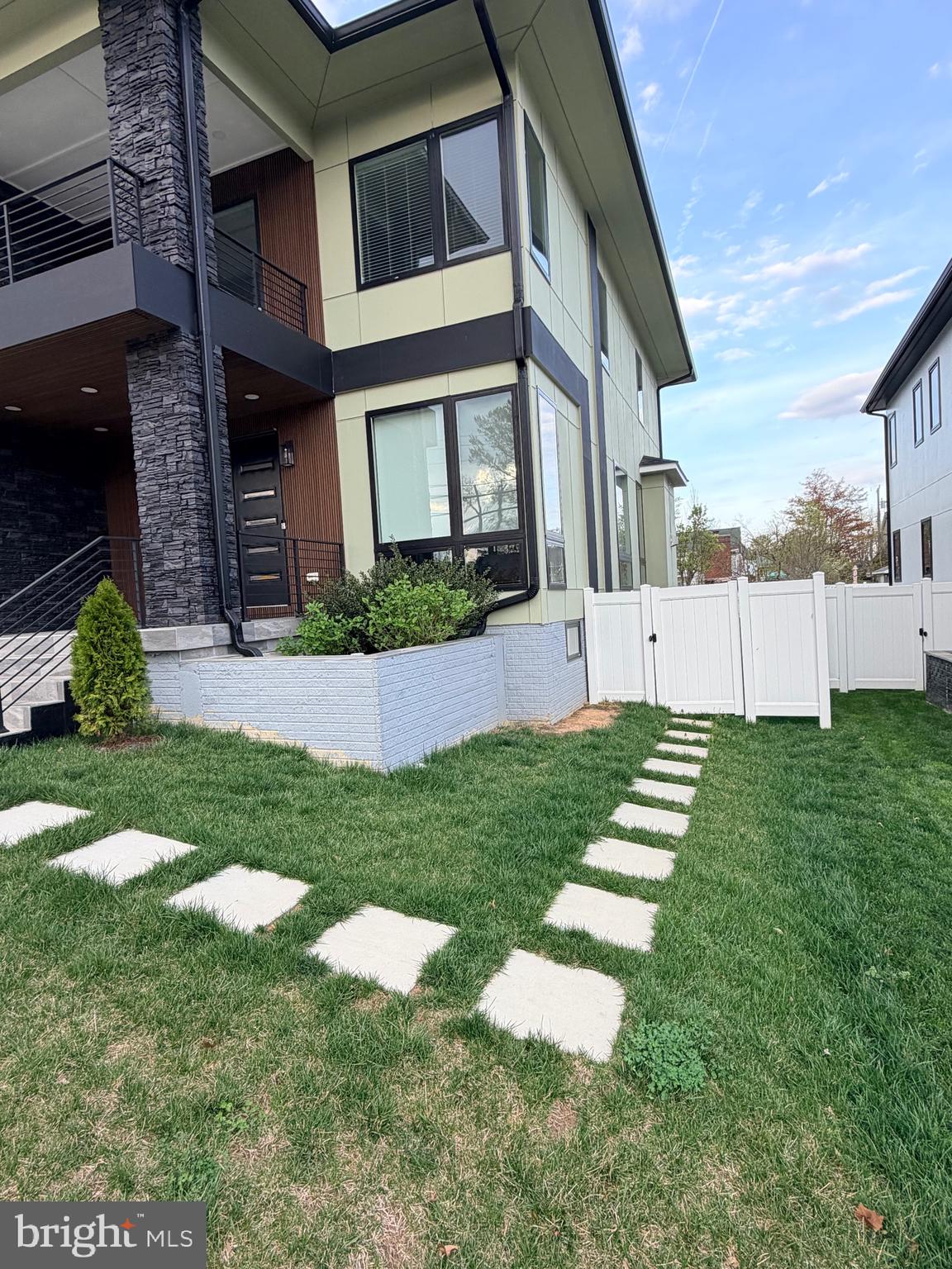 PIMMIT HILLS - Residential