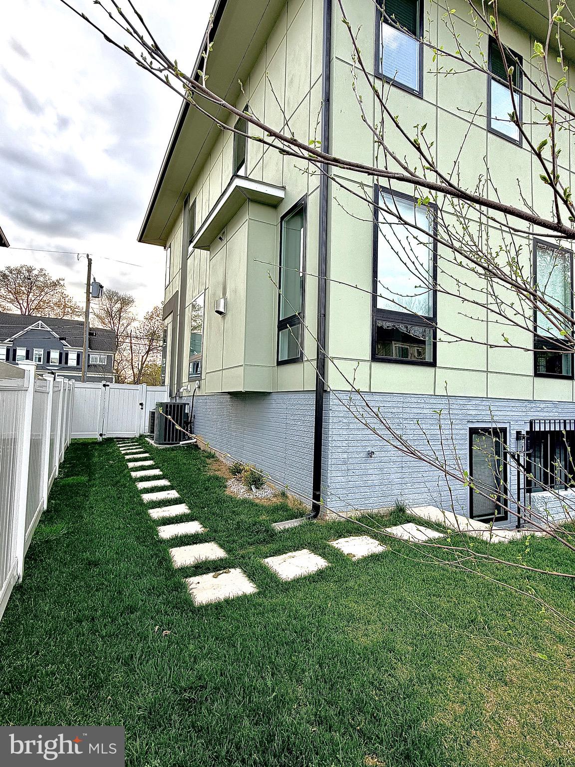 PIMMIT HILLS - Residential