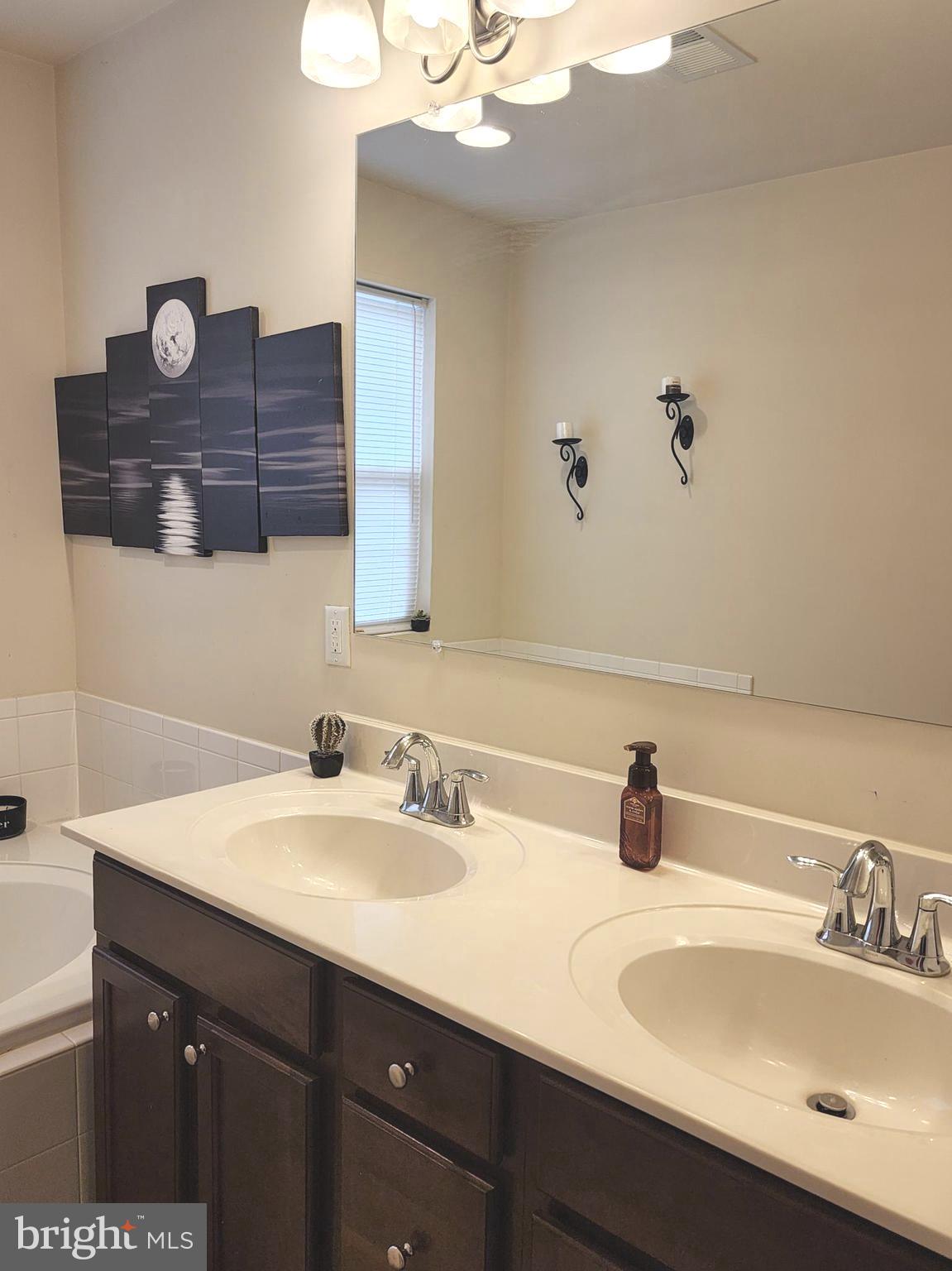 CHELSEA MANOR - Residential