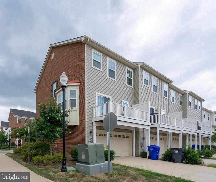 CHELSEA MANOR - Residential