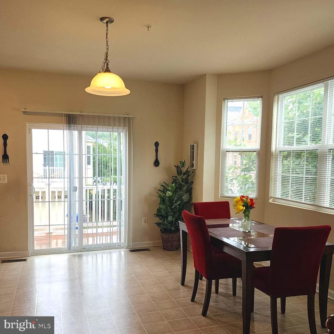 CHELSEA MANOR - Residential