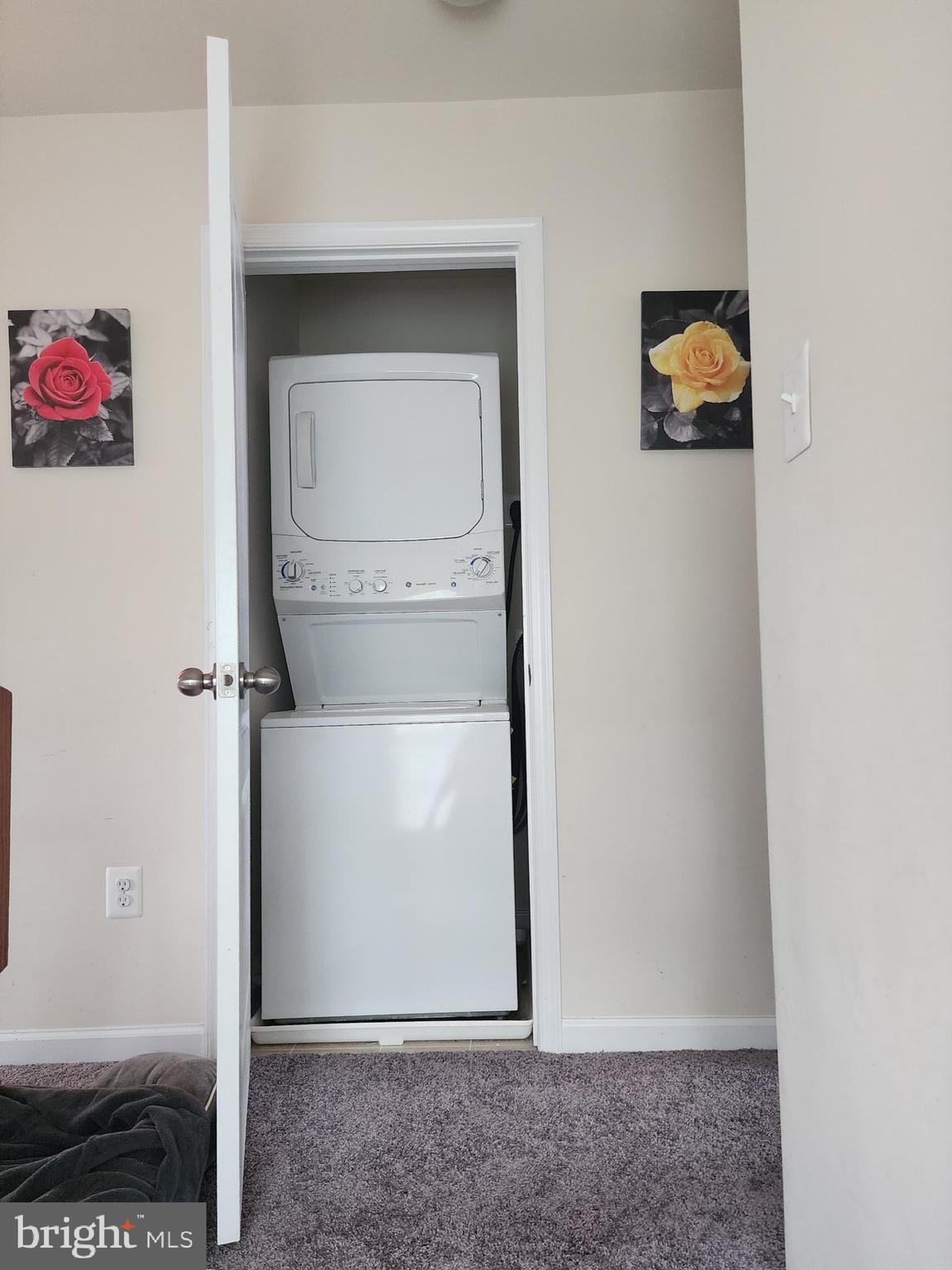 CHELSEA MANOR - Residential