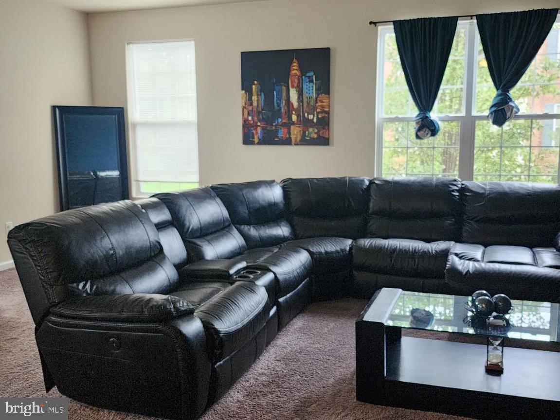 CHELSEA MANOR - Residential