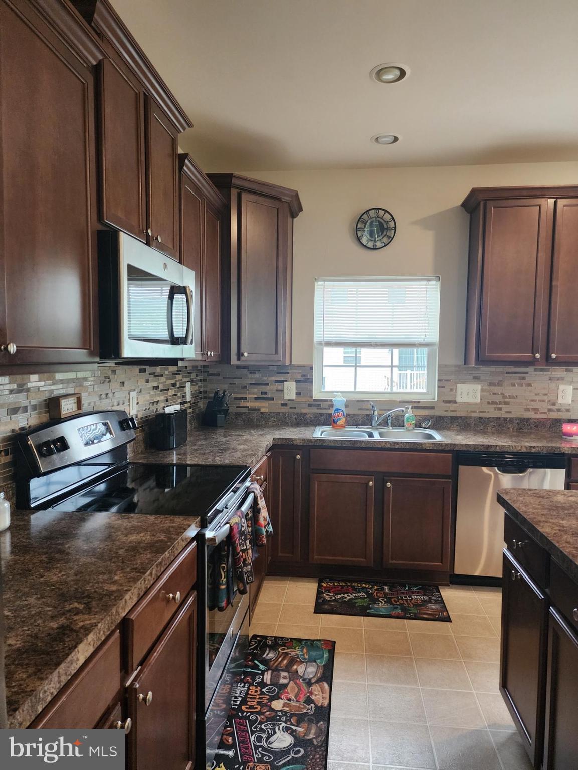 CHELSEA MANOR - Residential