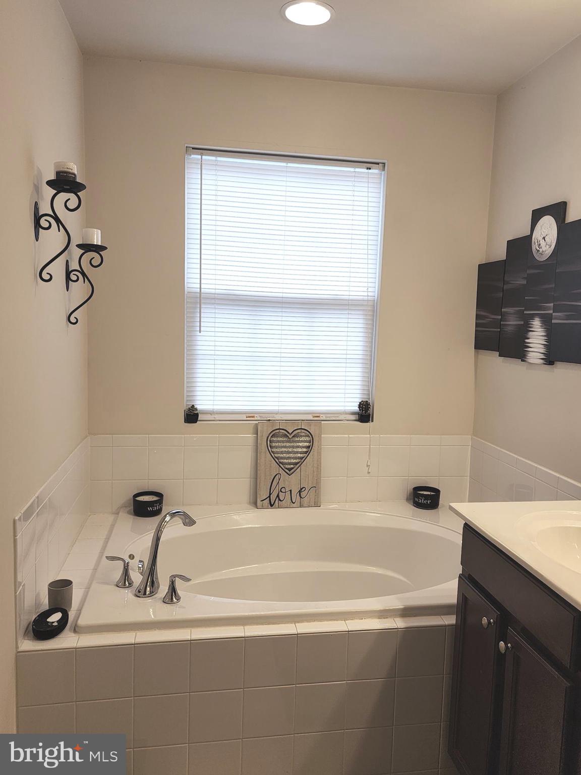 CHELSEA MANOR - Residential