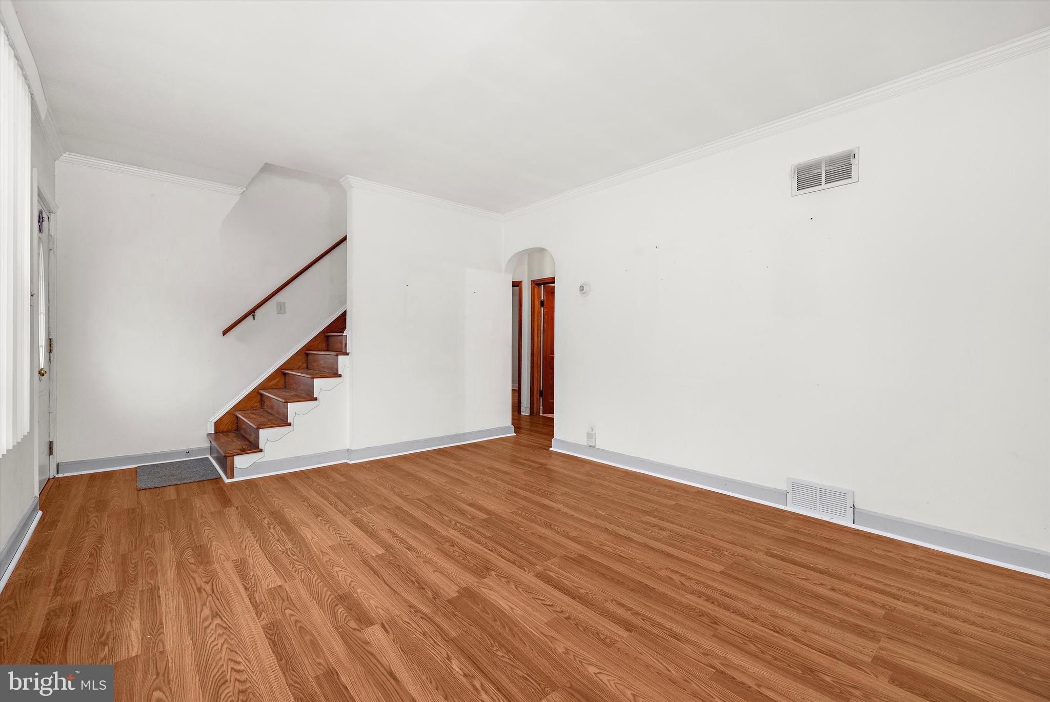 1213 PEKIN ROAD