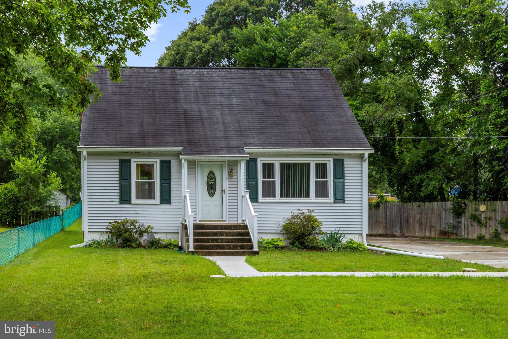 1213 PEKIN ROAD