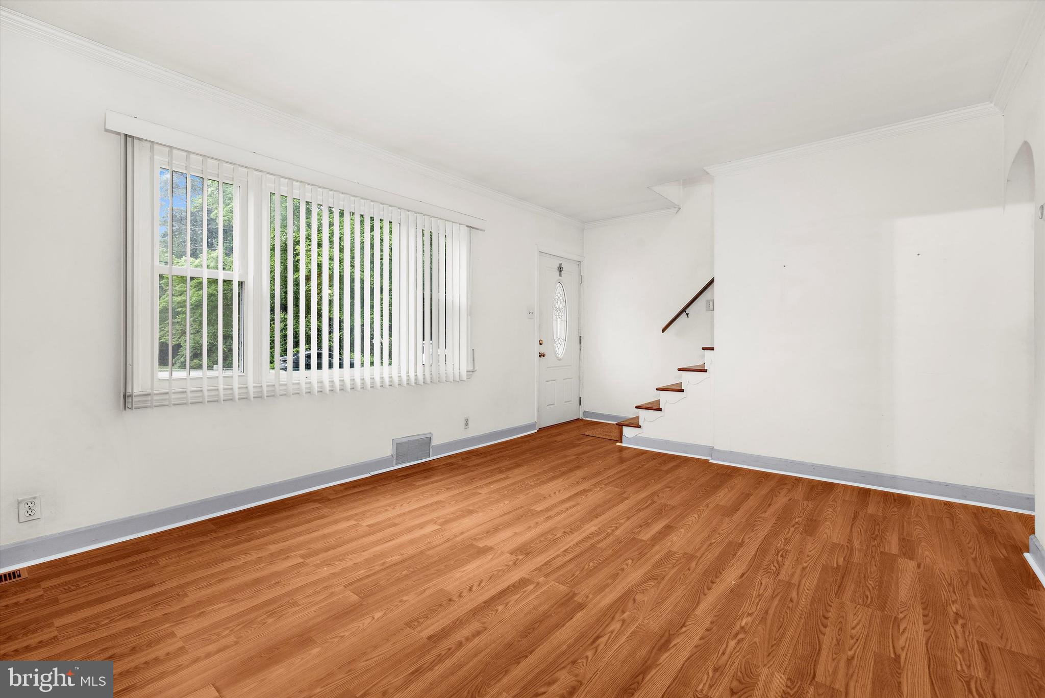 1213 PEKIN ROAD