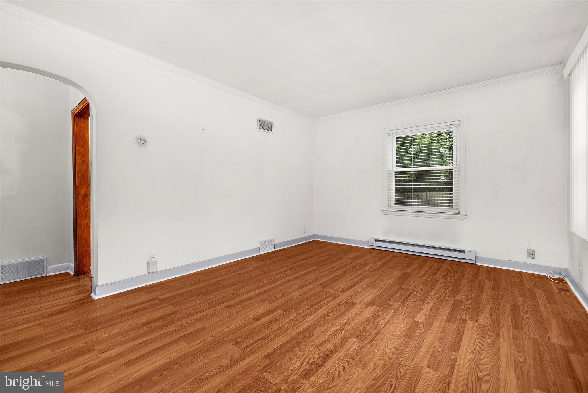 1213 PEKIN ROAD