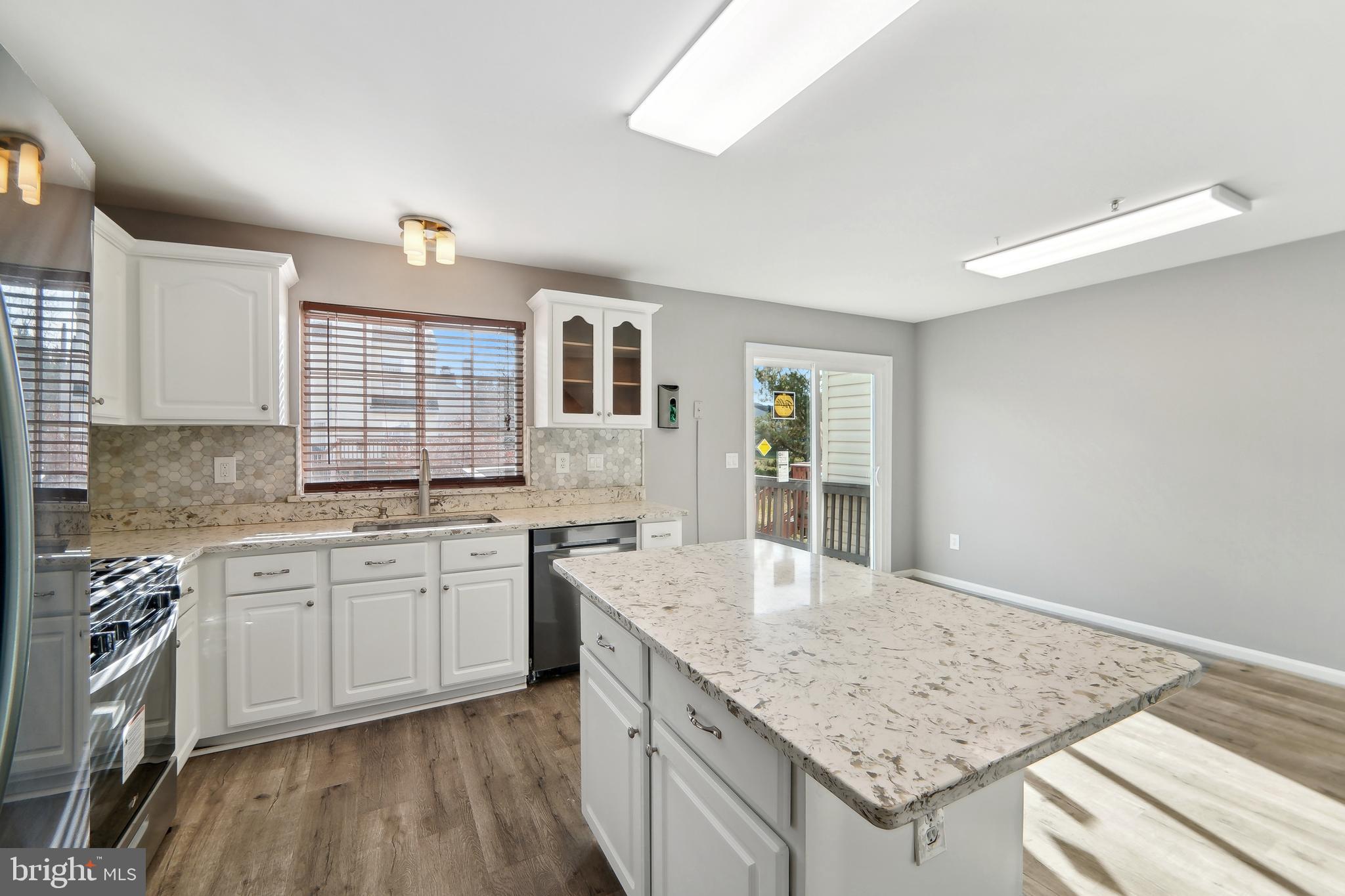 SEVEN OAKS - Residential