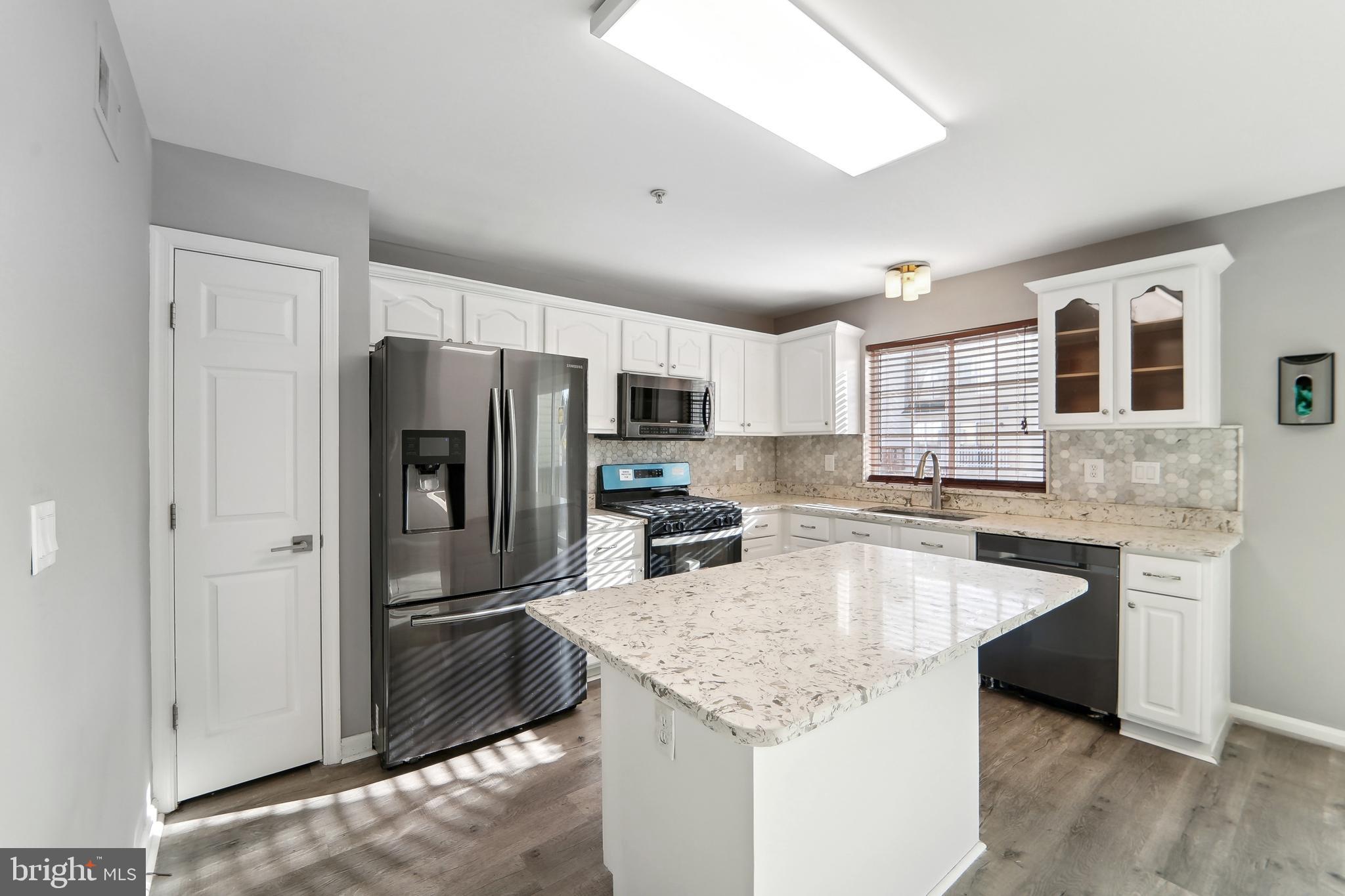 SEVEN OAKS - Residential