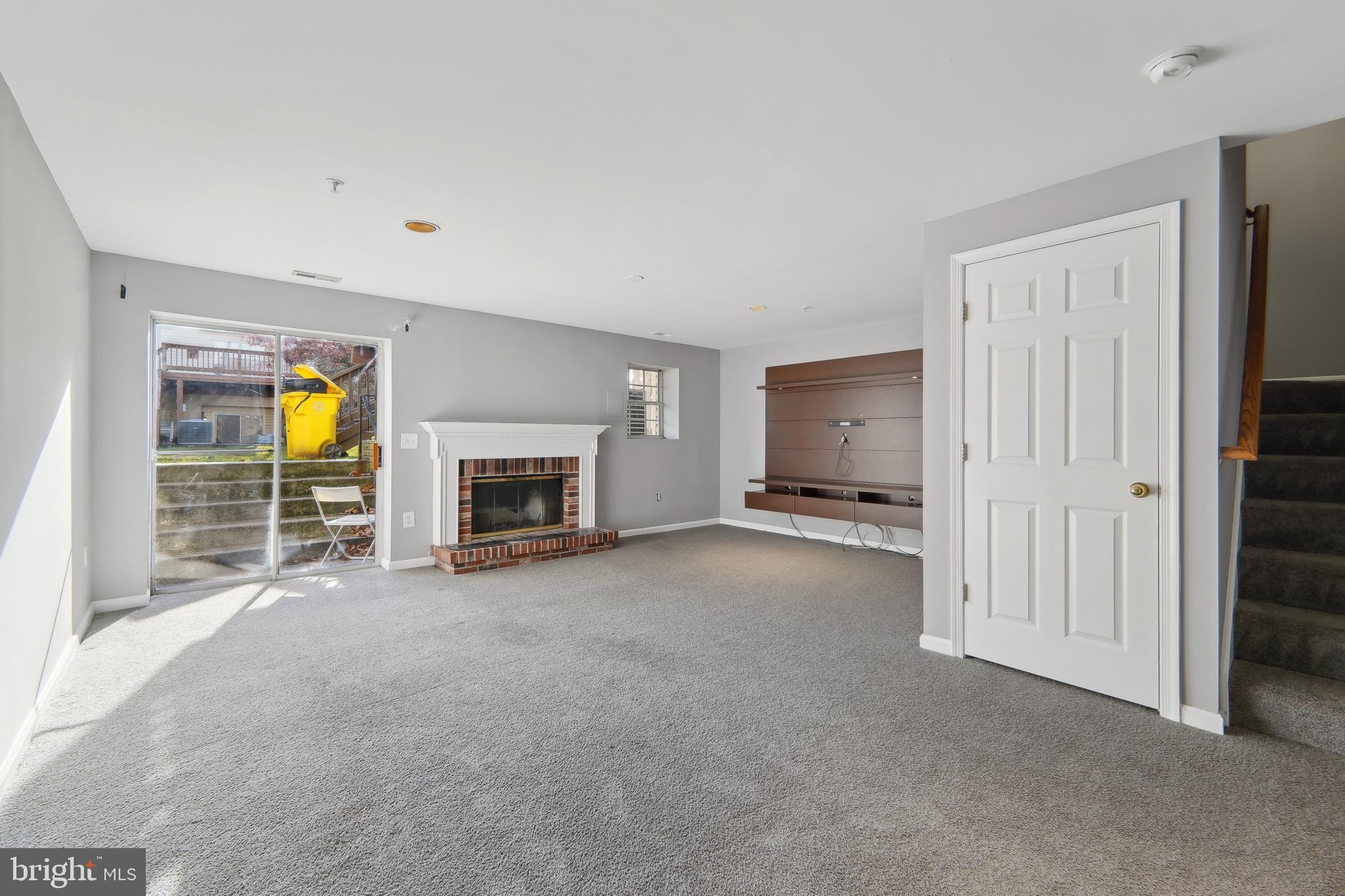 SEVEN OAKS - Residential