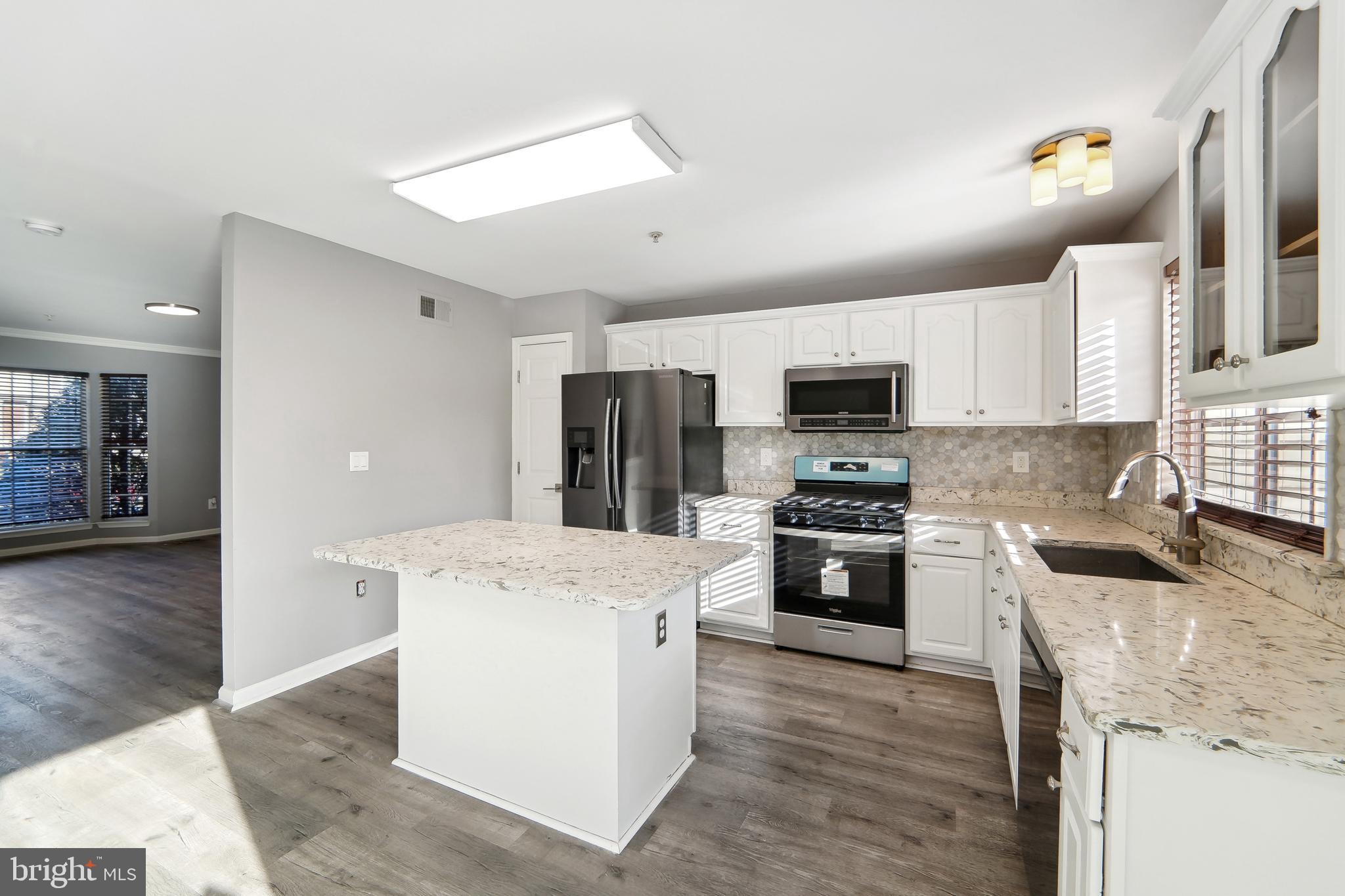 SEVEN OAKS - Residential