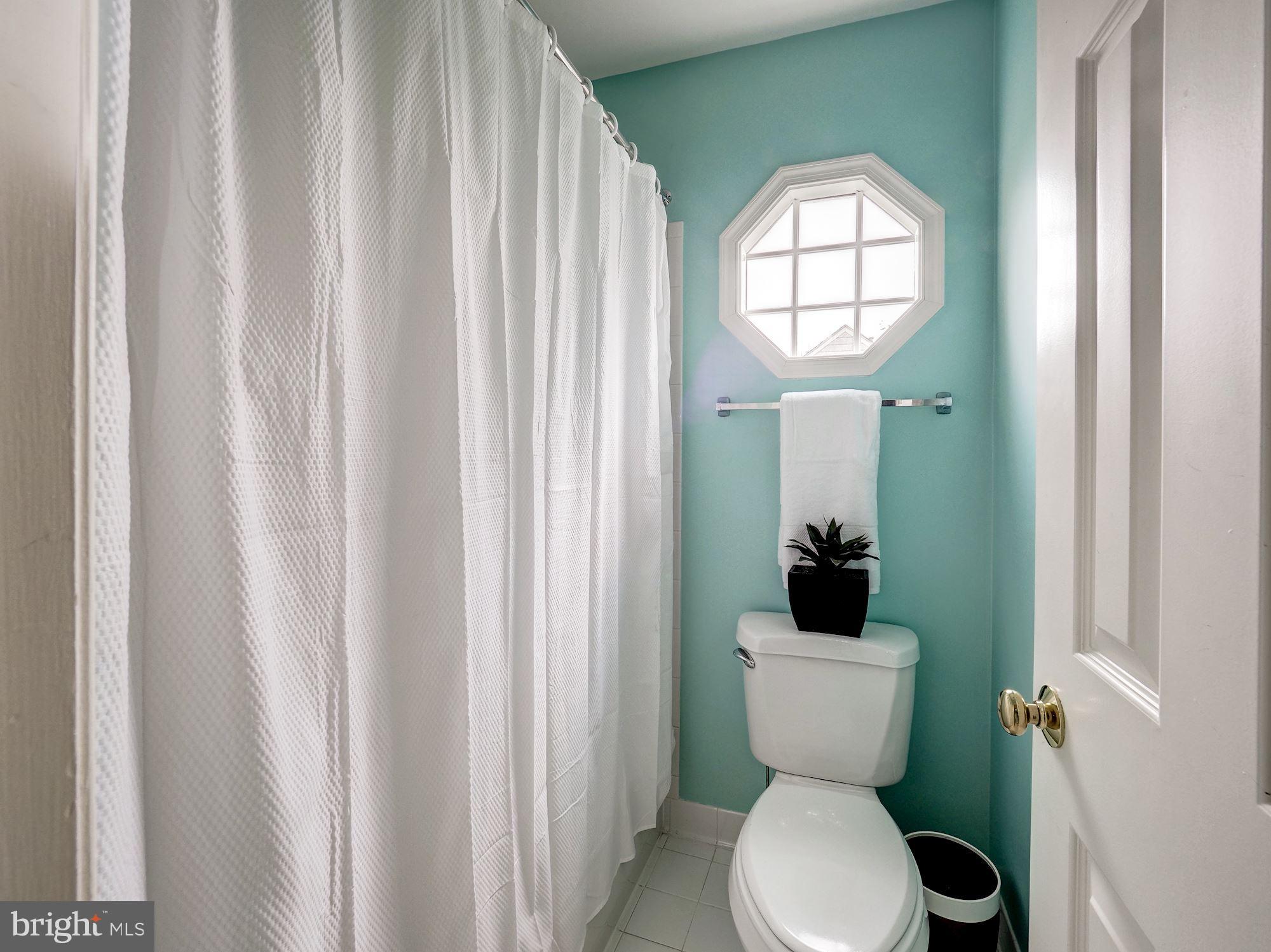 CARDEROCK SPRINGS - Residential