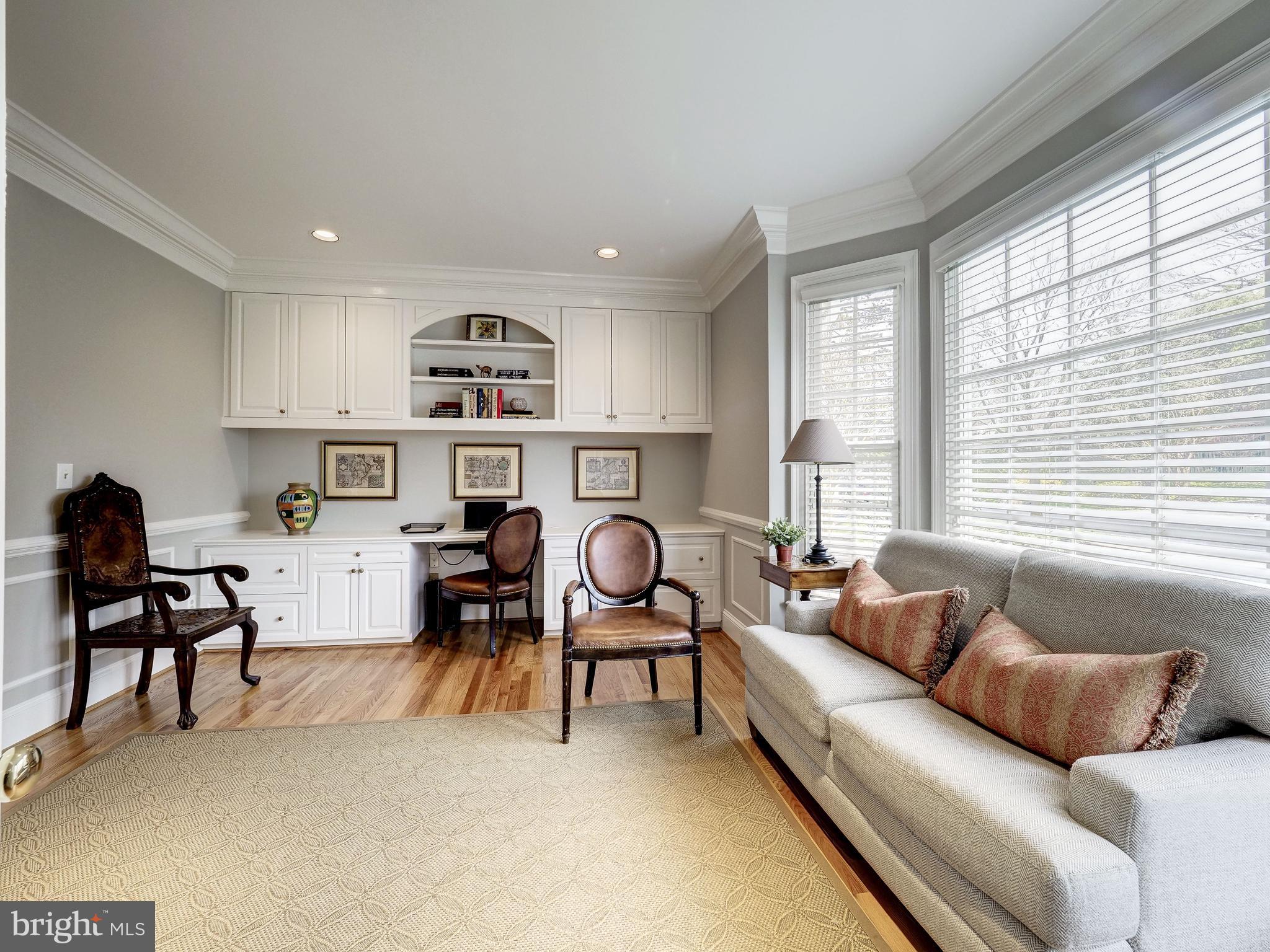 CARDEROCK SPRINGS - Residential