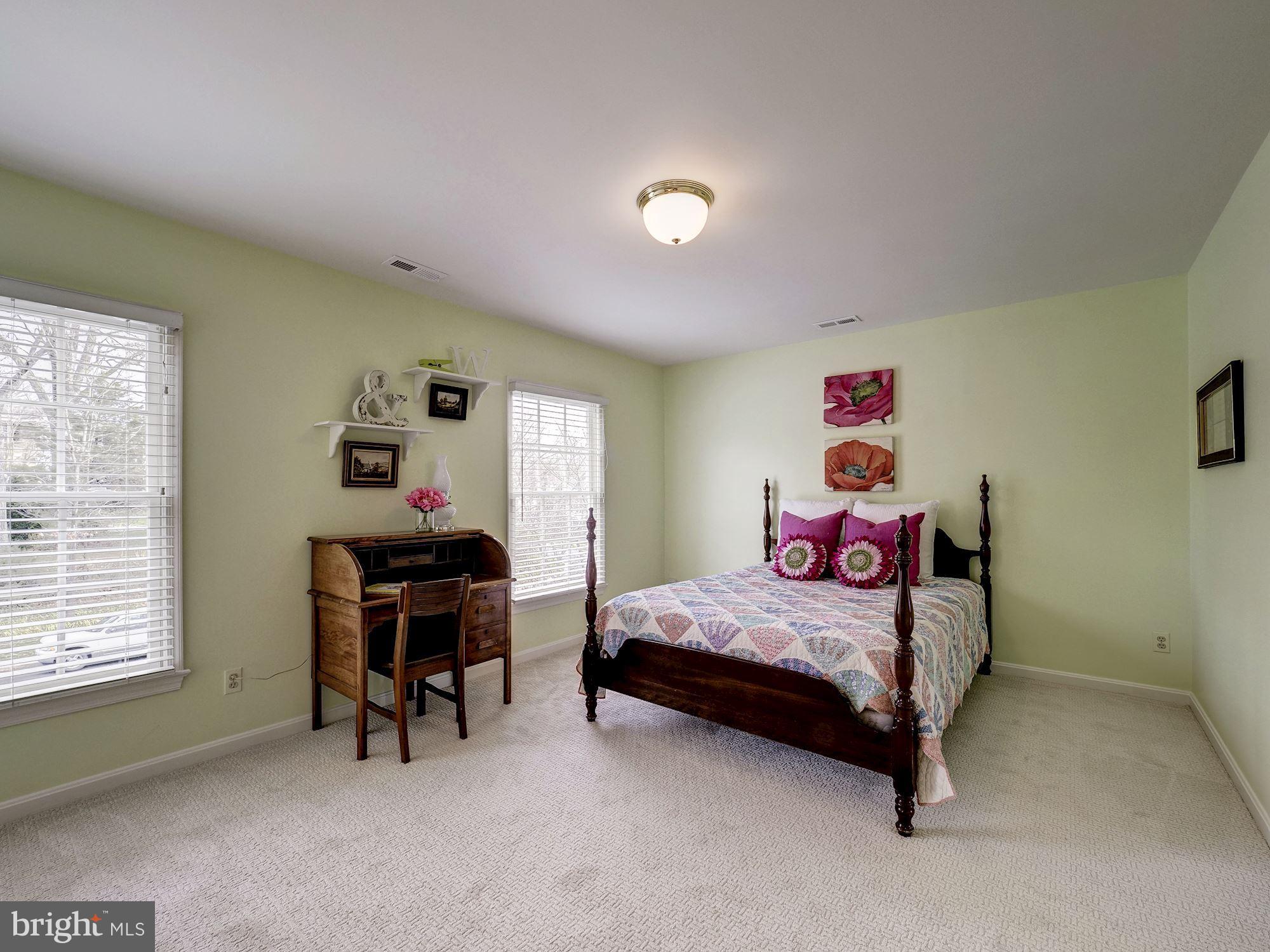 CARDEROCK SPRINGS - Residential