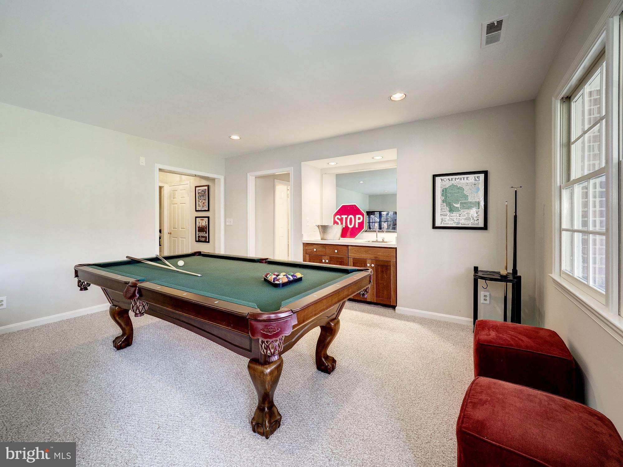 CARDEROCK SPRINGS - Residential