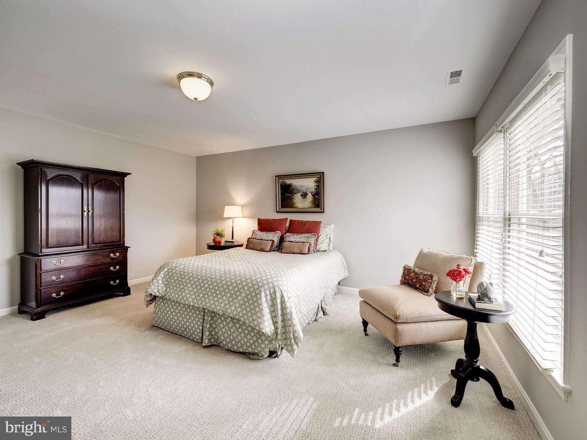 CARDEROCK SPRINGS - Residential