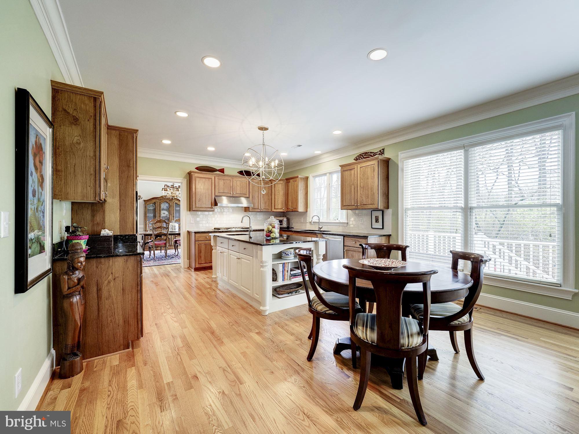 CARDEROCK SPRINGS - Residential