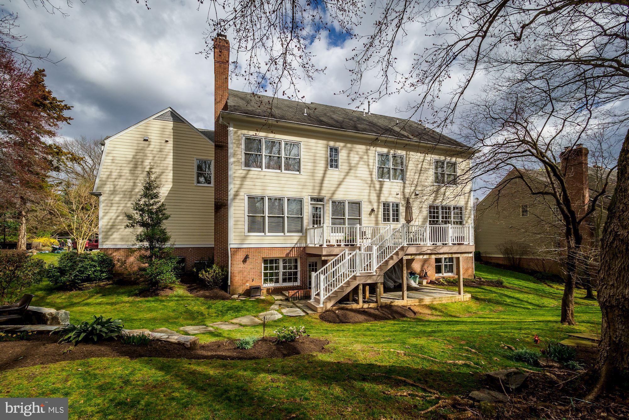 CARDEROCK SPRINGS - Residential