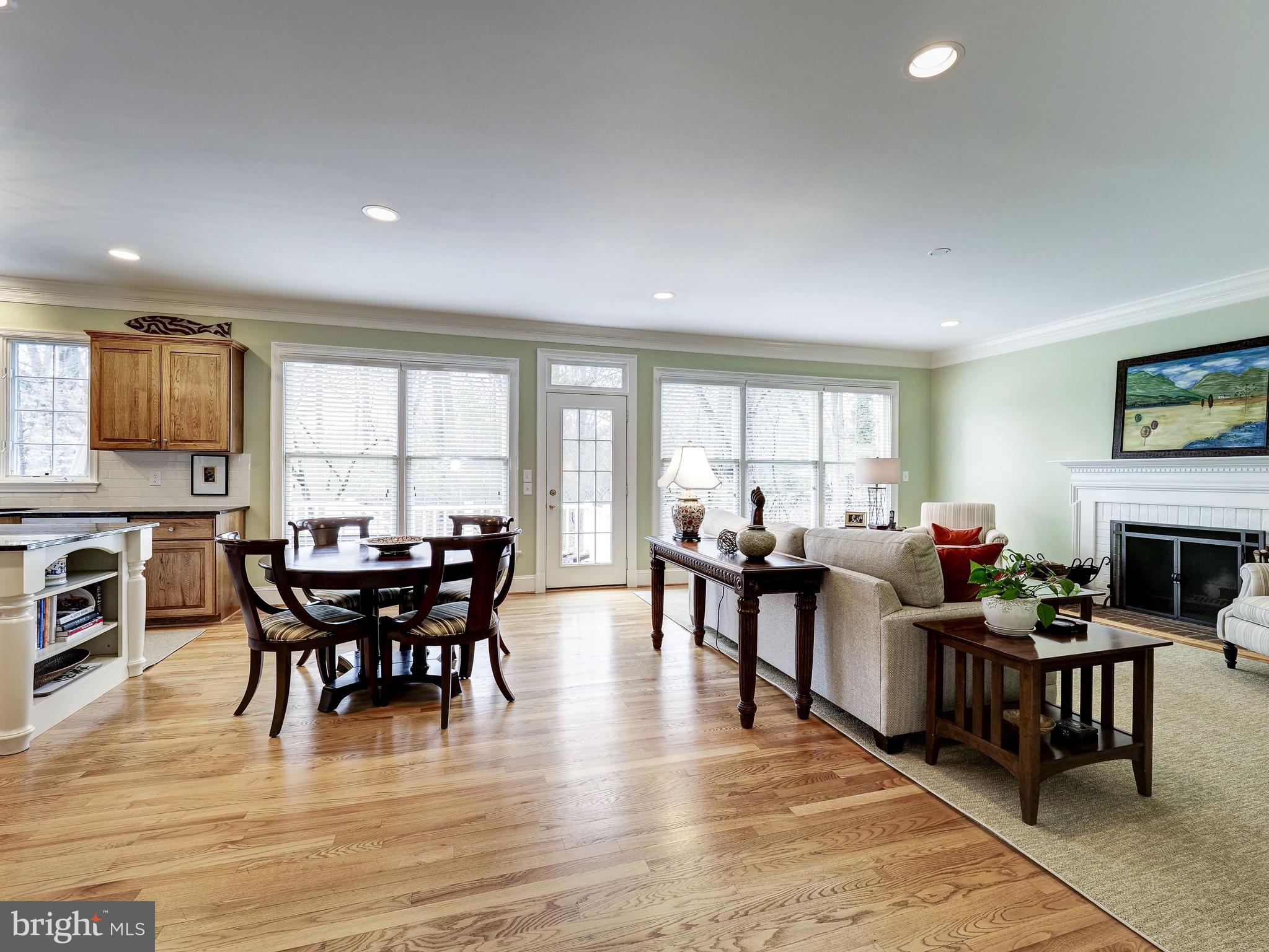 CARDEROCK SPRINGS - Residential